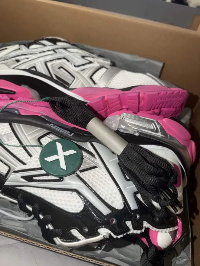 Balenciaga Runner Silver Grey Pink 677402 W3RB2 9155 review 0