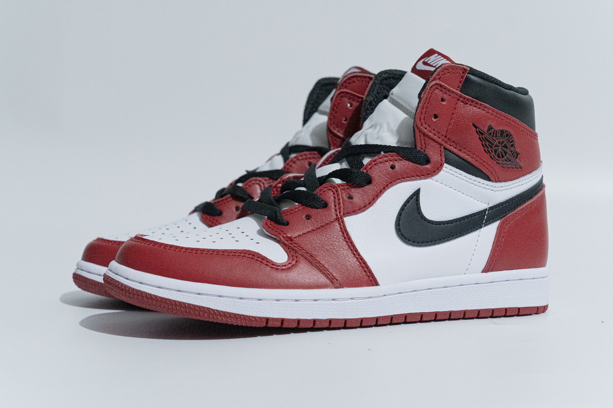 How are the CocoKicks Jordan 1 Retro Chicago (2015) 555088-101 for sale?