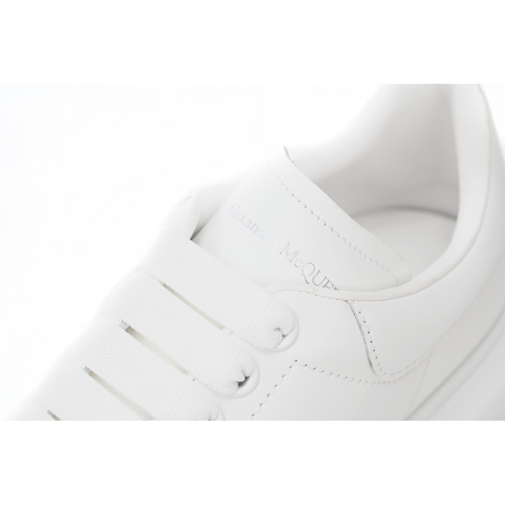 CocoKicks Alexander McQueen Oversized White 553680WHGP59000