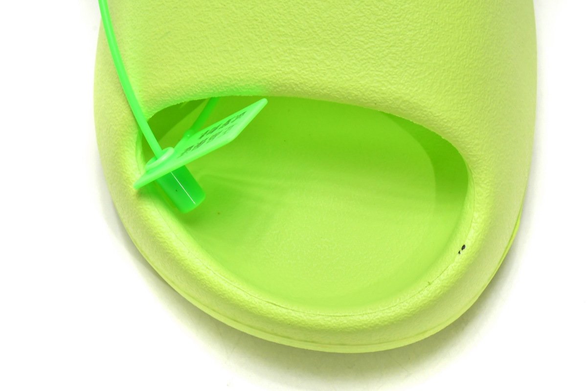 CocoKicks Yeezy Slide Glow Green (2022/2023 Restock) HQ6447