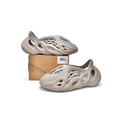 CocoKicks Yeezy Foam RNNR Stone Sage GX4472 02