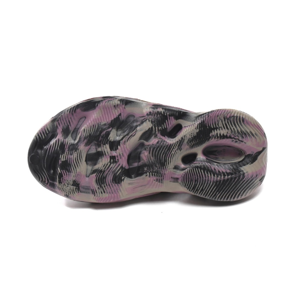 CocoKicks Yeezy Foam RNR MX Carbon IG9562