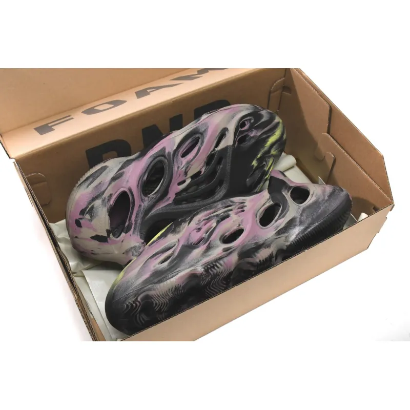 CocoKicks Yeezy Foam RNR MX Carbon IG9562