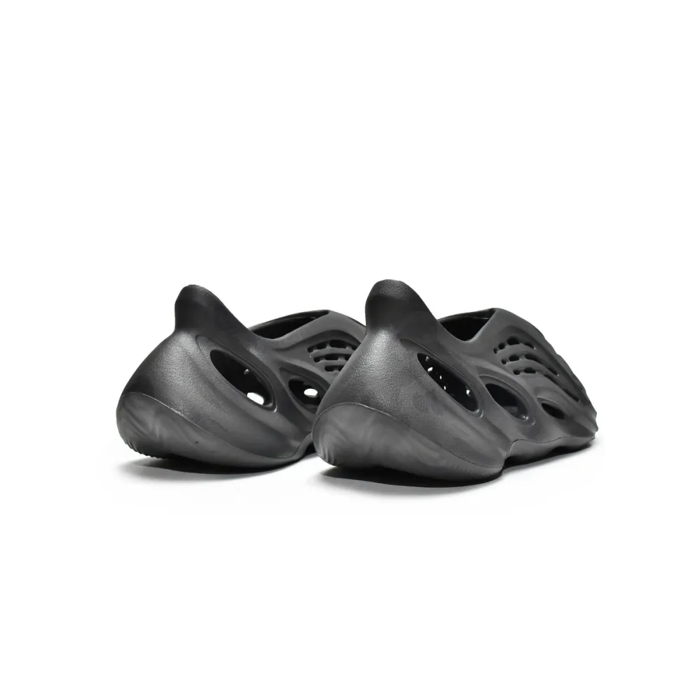 CocoKicks Yeezy Foam RNR Onyx HP8739