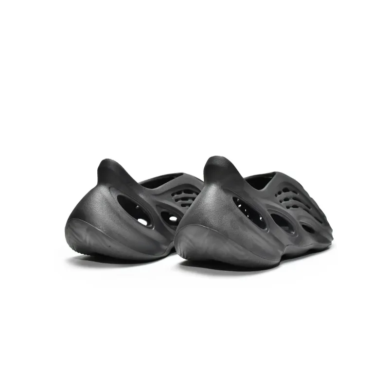 CocoKicks Yeezy Foam RNR Onyx HP8739