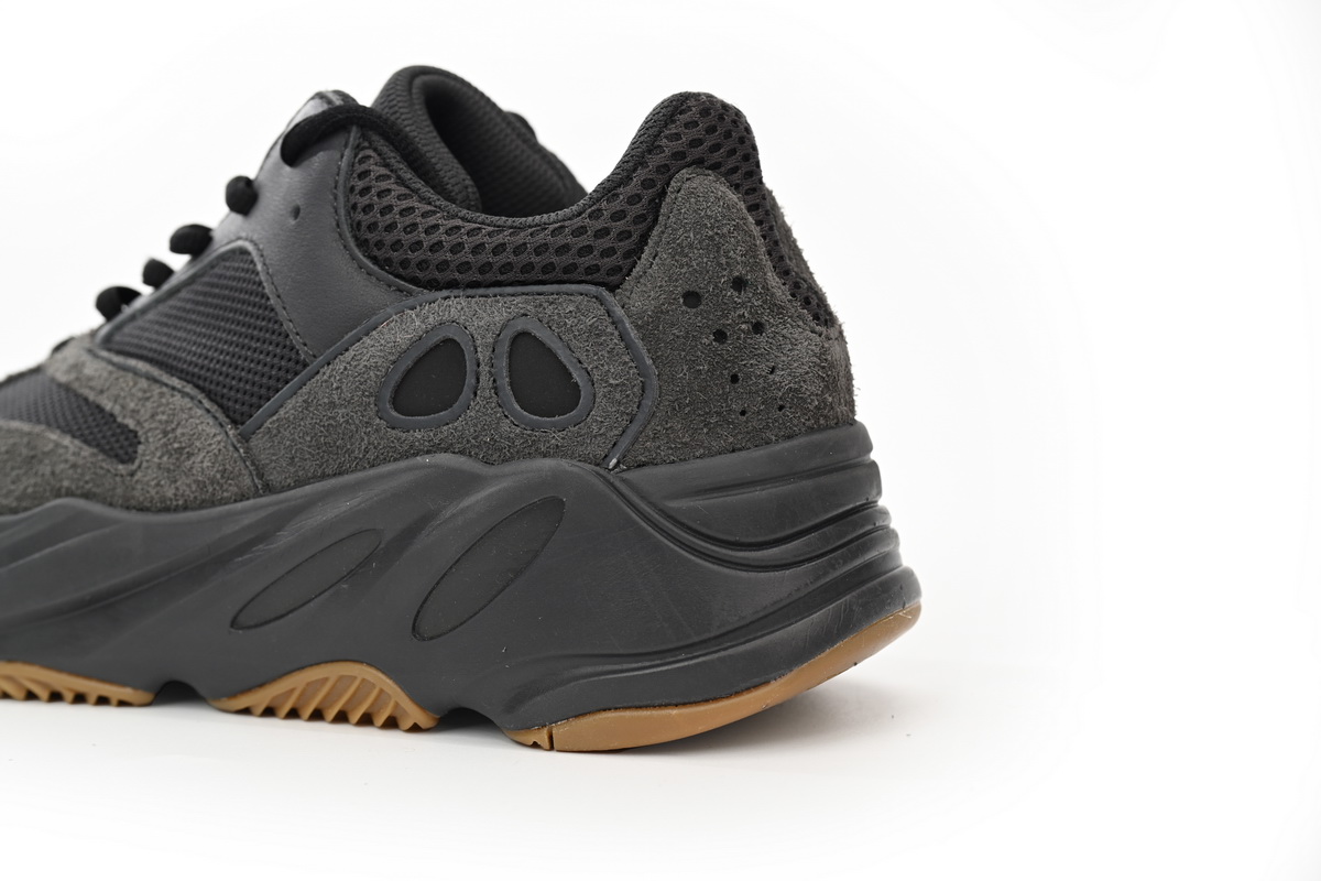 CocoKicks Yeezy Boost 700 Utility Black FV5304