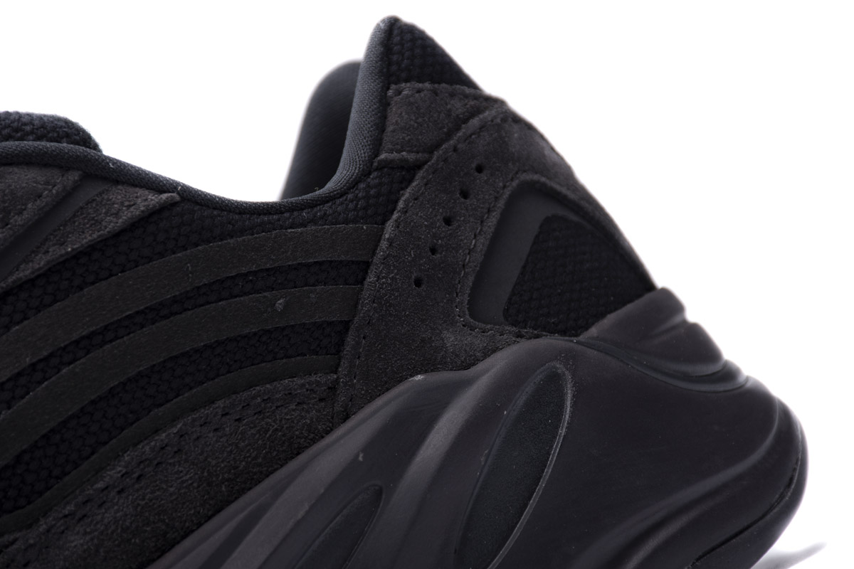 CocoKicks Yeezy Boost 700 V2 Vanta FU6684