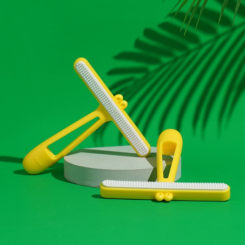 Lightweight Dog Hair Remover For Car Funiture Pet Hair Carpet Rake