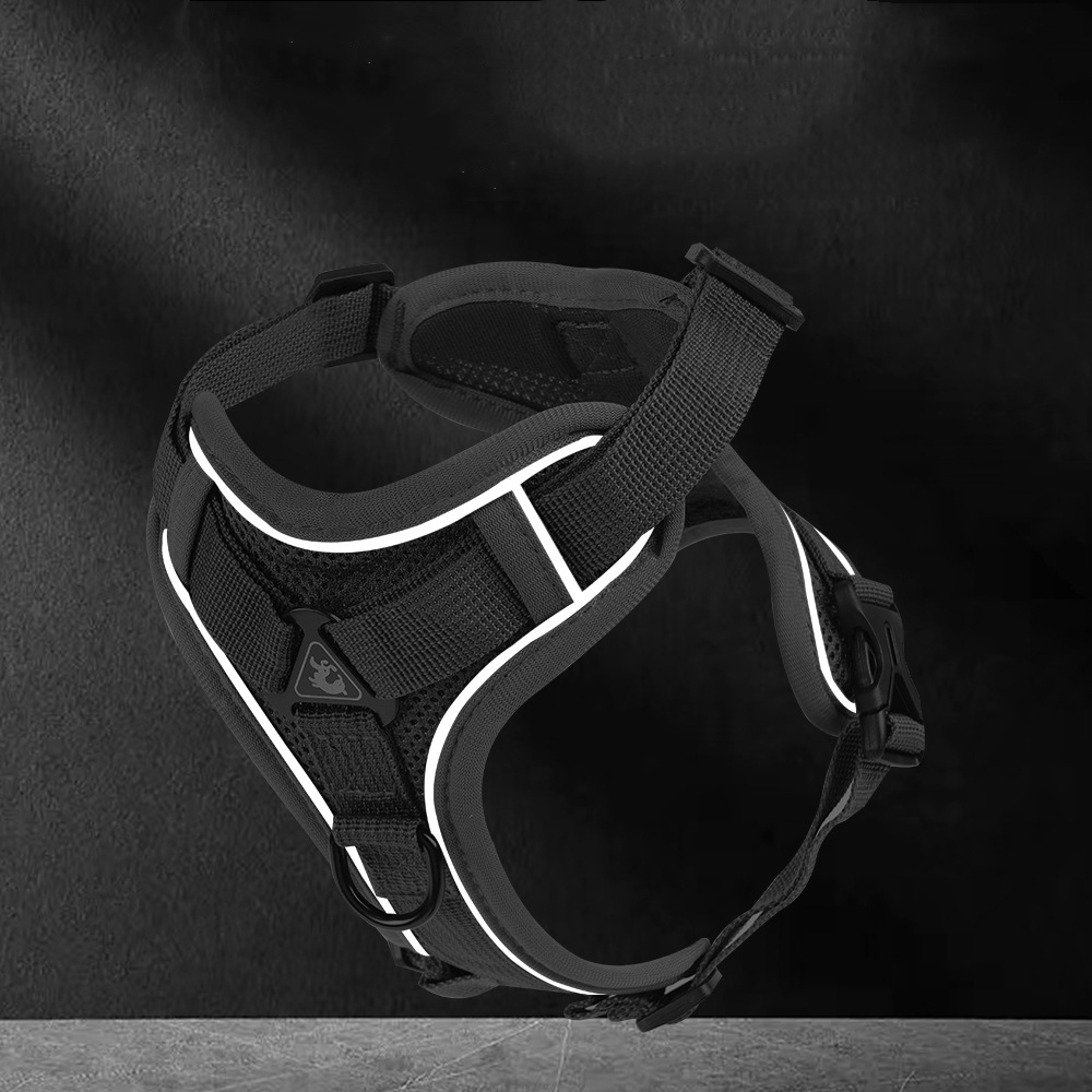 Solid Color Reflective Strip Breathable Pet Carrier with Leash Suitable for Cats and Dogs