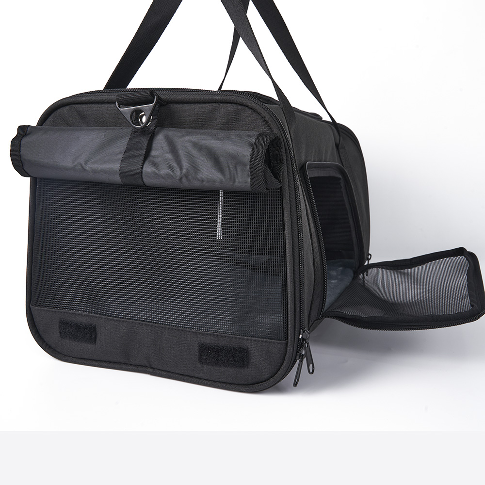 Approved by Airline Luxury Pet Cat Carrier With Detachable Food Pocket