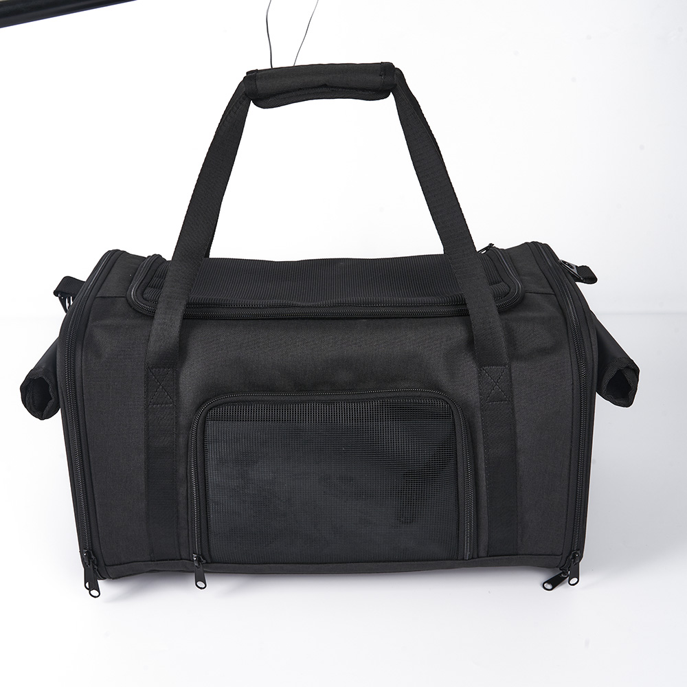 Approved by Airline Luxury Pet Cat Carrier With Detachable Food Pocket