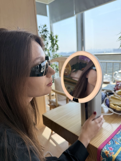 LUMSUME Beauty Mirror reviewed byMia Garcia