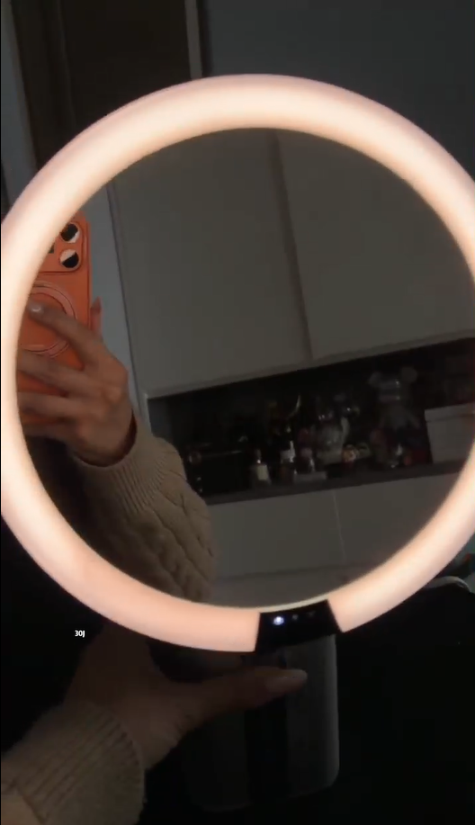 LUMSUME Beauty Mirror review Ella Cooper