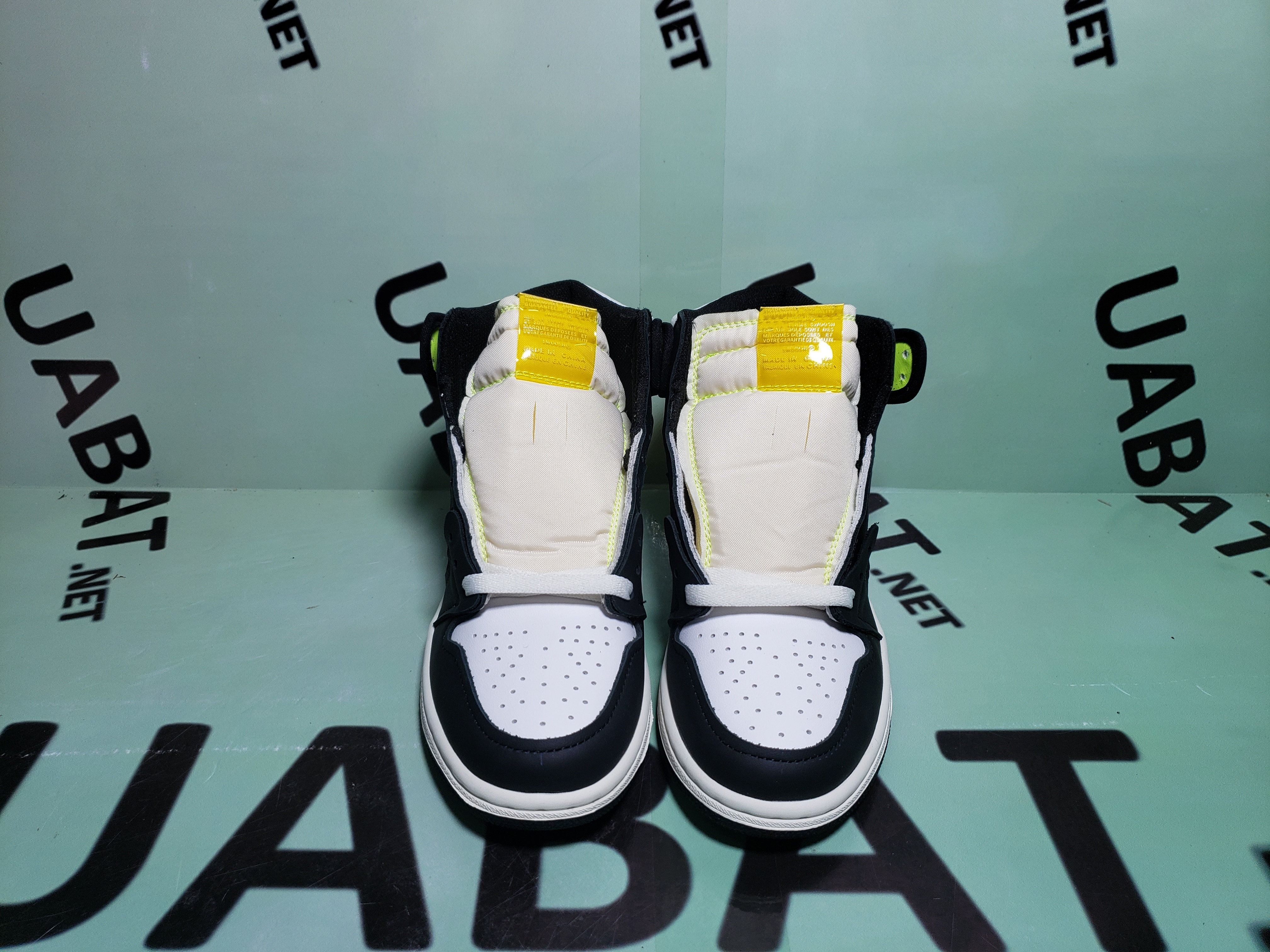 Uabat Jordan 1 Retro High White Black Volt University Gold,555088-118