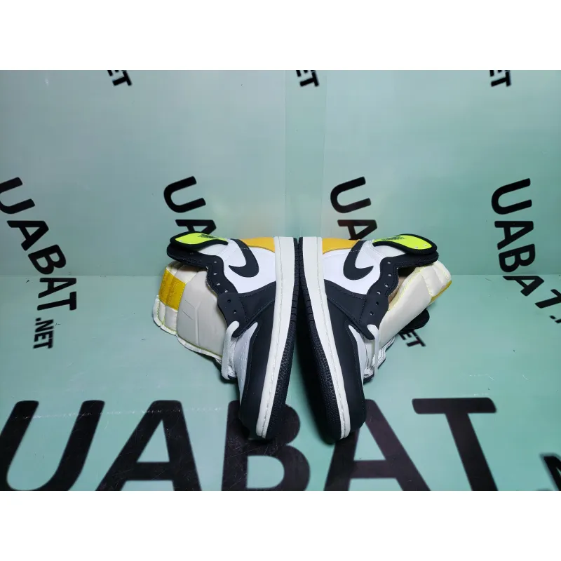 Uabat Jordan 1 Retro High White Black Volt University Gold,555088-118