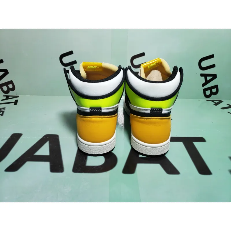 Uabat Jordan 1 Retro High White Black Volt University Gold,555088-118