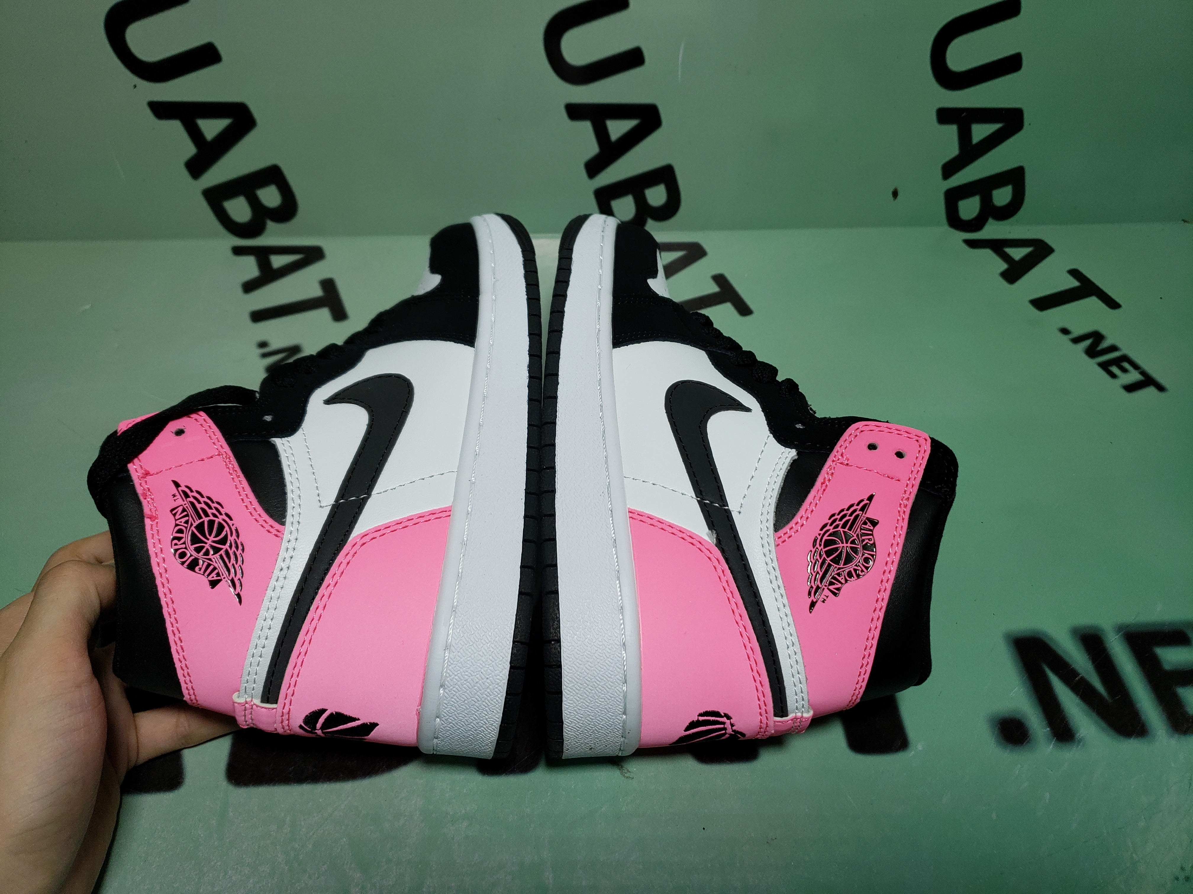 Uabat Jordan 1 Retro Valentine's Day 2017 (GS),881426-009