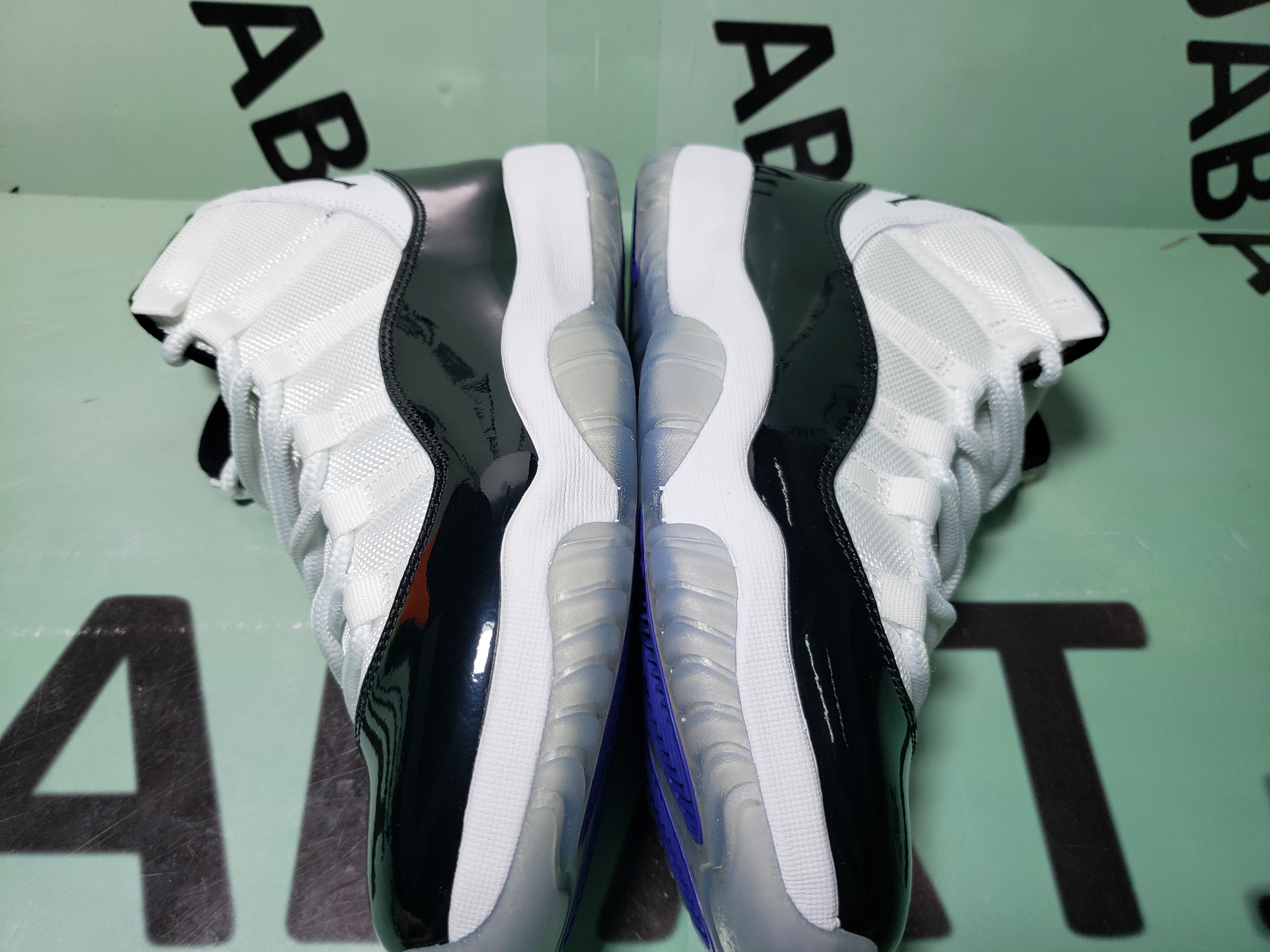 Uabat Jordan 11 Retro Concord (2018),378037-100​