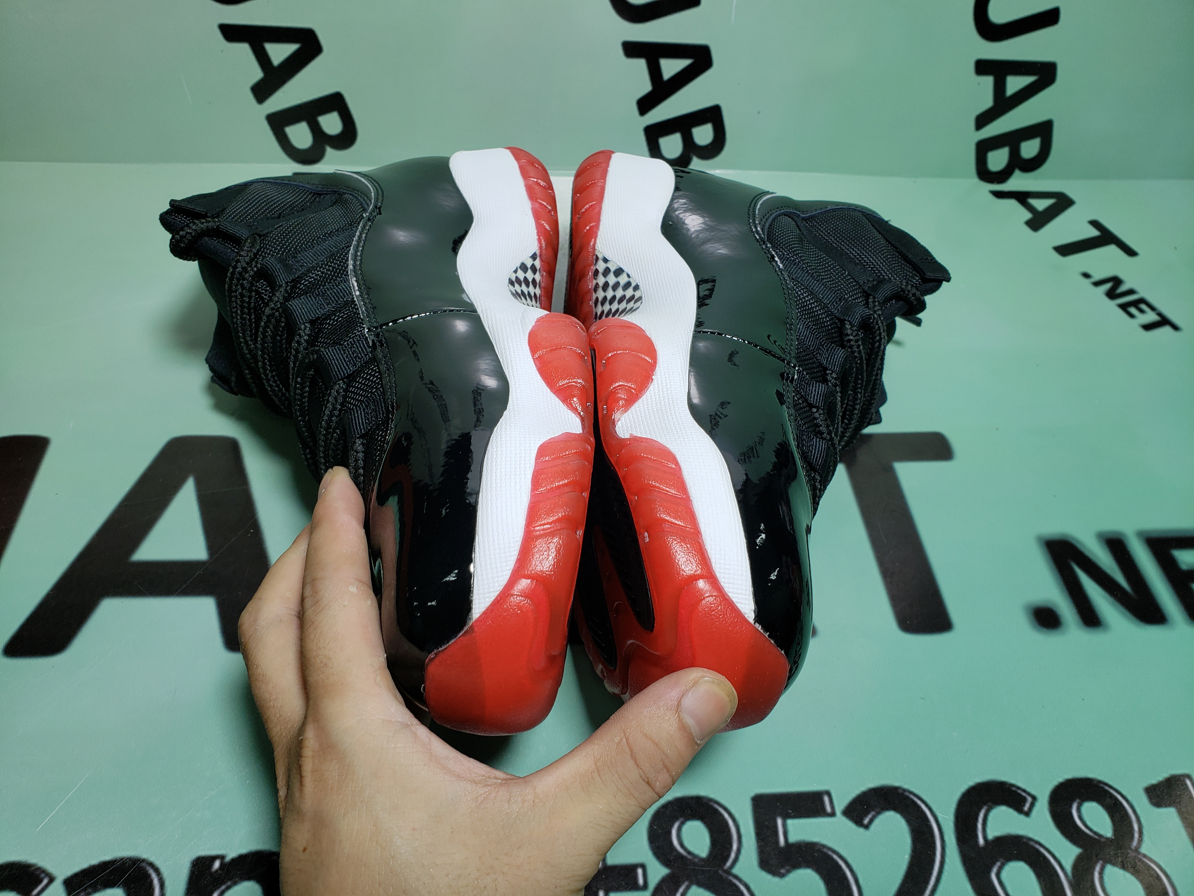 Uabat Jordan 11 Retro Low Bred,378037-061