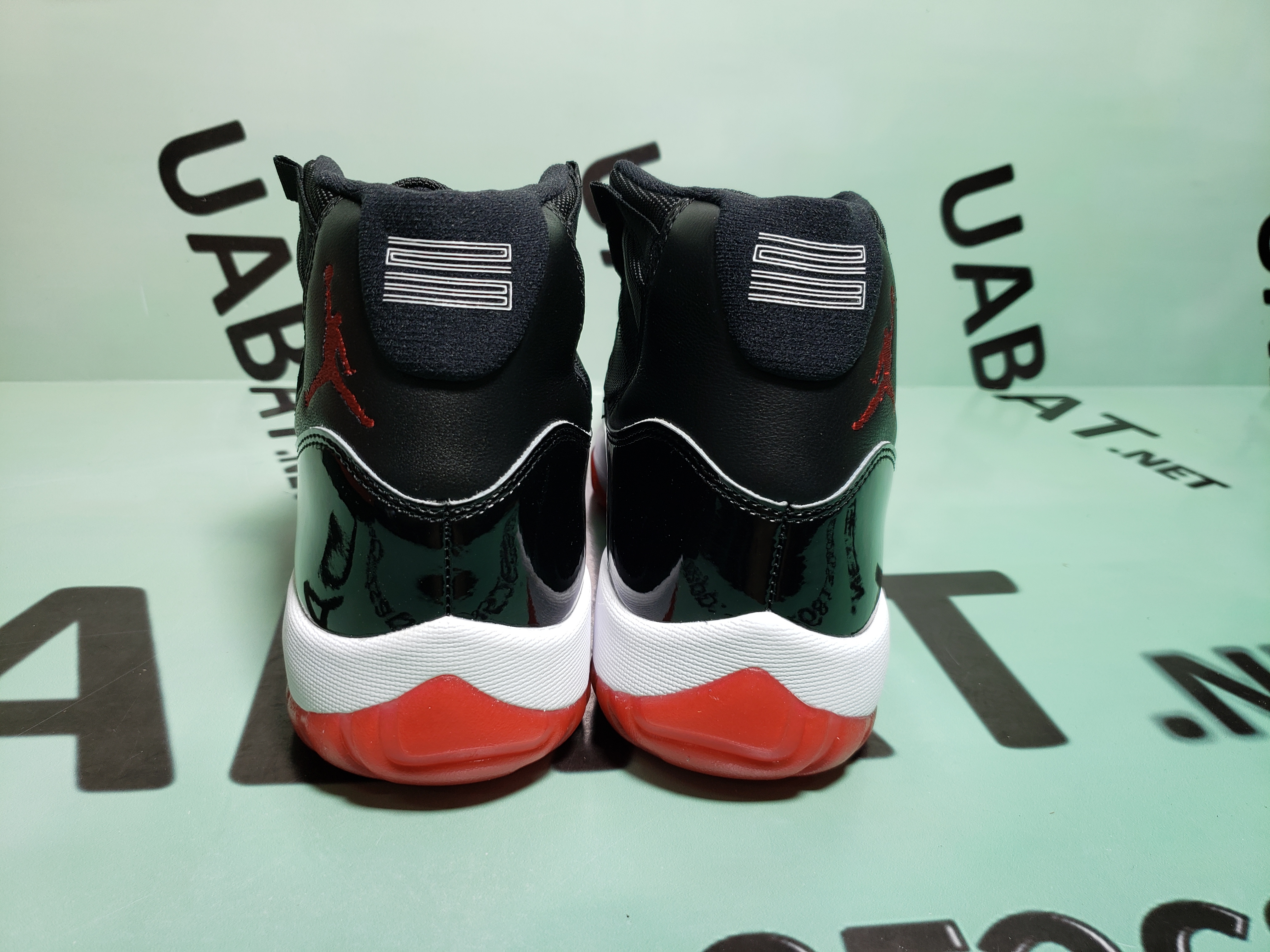 Uabat Jordan 11 Retro Low Bred,378037-061