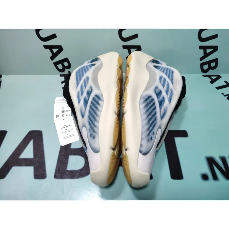 Uabat Yeezy 700 V3 Kyanite,GY0260