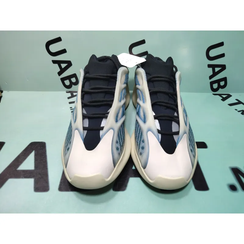 Uabat Yeezy 700 V3 Kyanite,GY0260