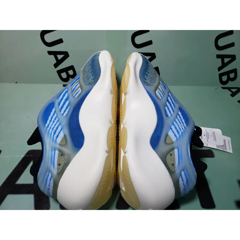 Uabat Yeezy 700 V3 Arzareth,G54850