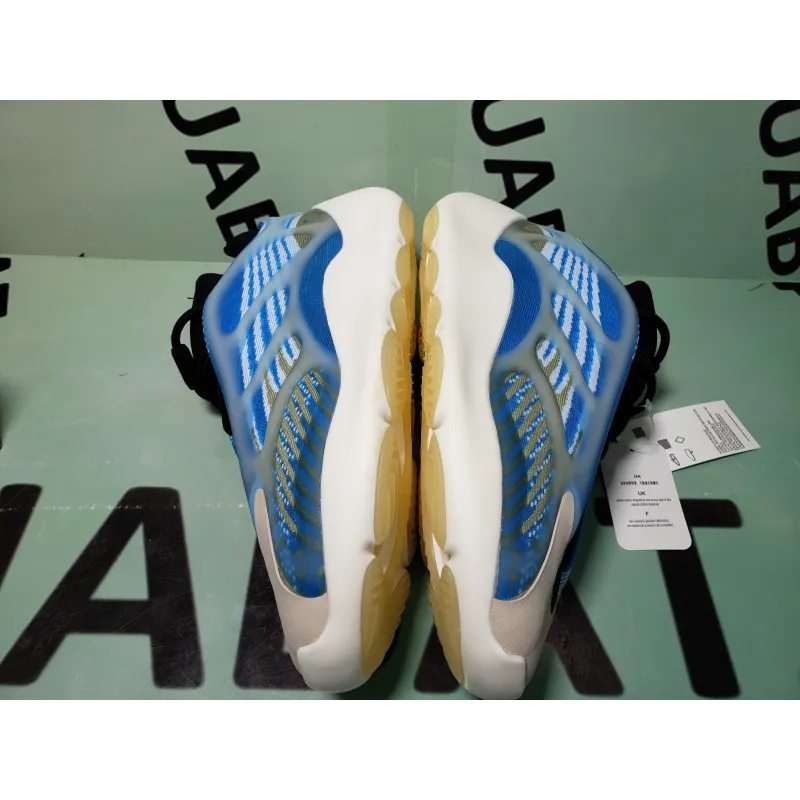 Uabat Yeezy 700 V3 Arzareth,G54850