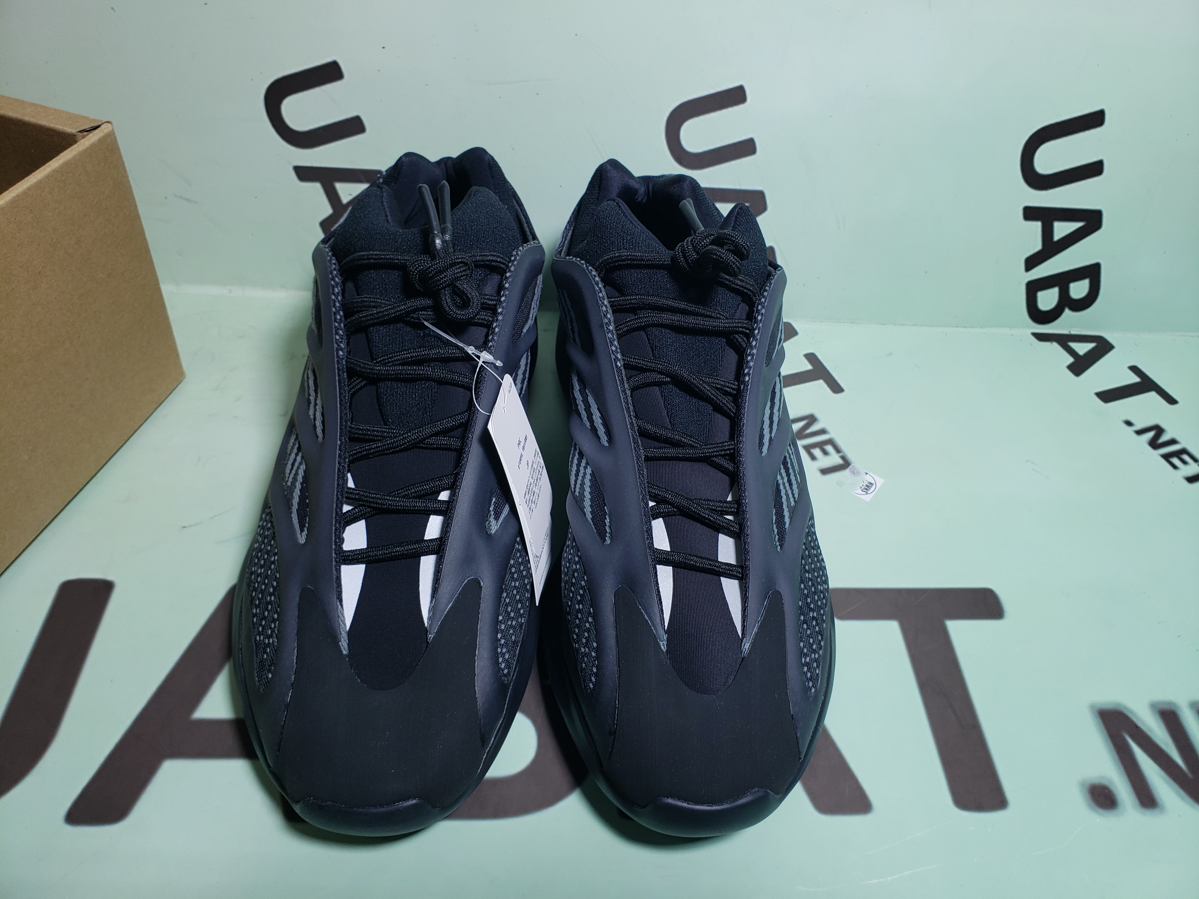 Uabat Yeezy 700 V3 Alvah,H67799