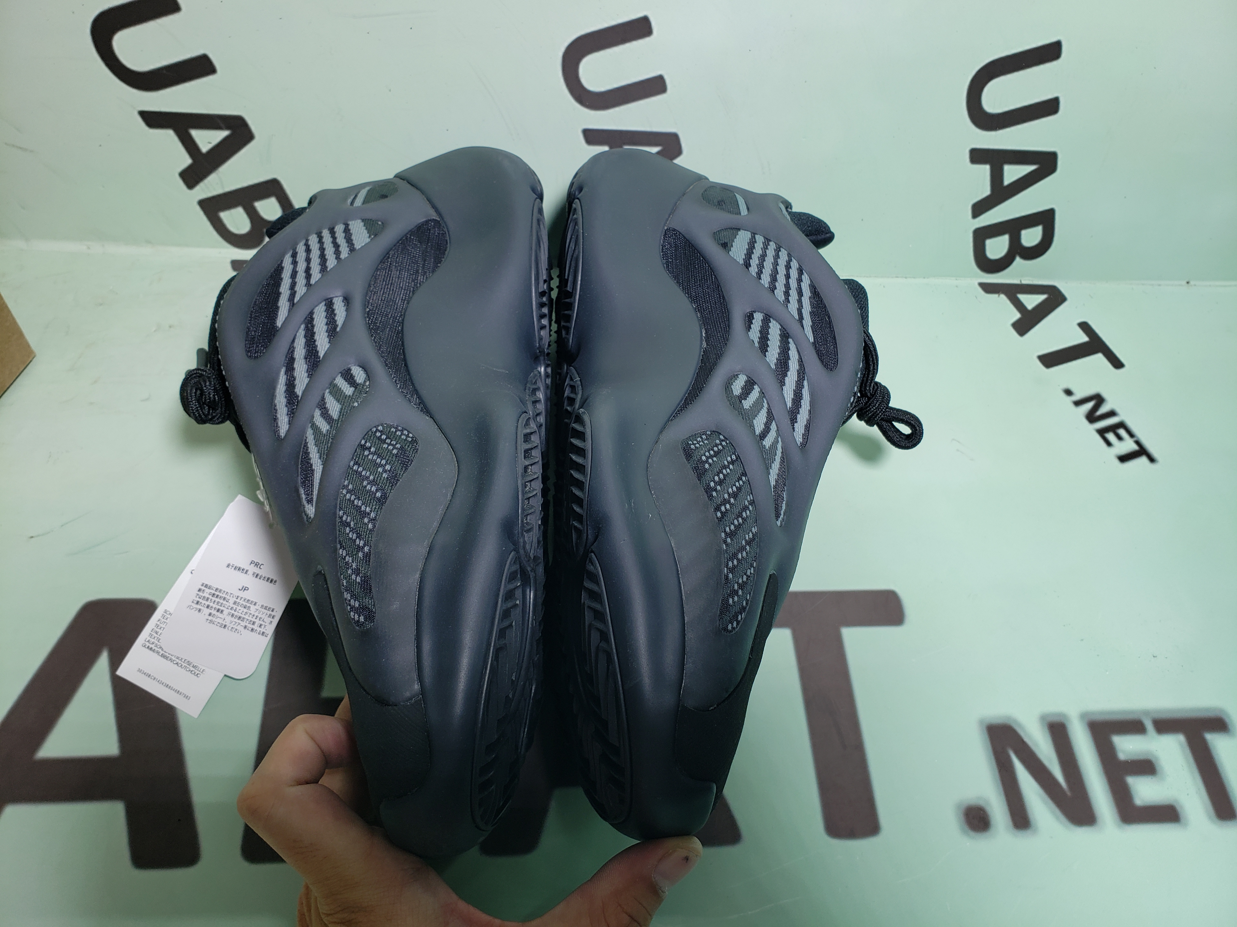 Uabat Yeezy 700 V3 Alvah,H67799