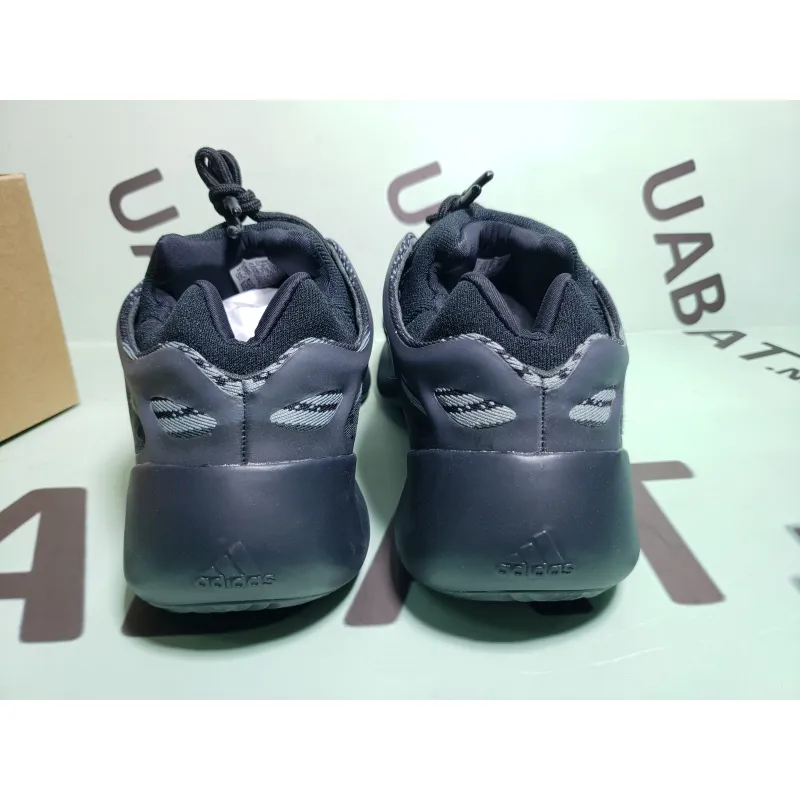 Uabat Yeezy 700 V3 Alvah,H67799