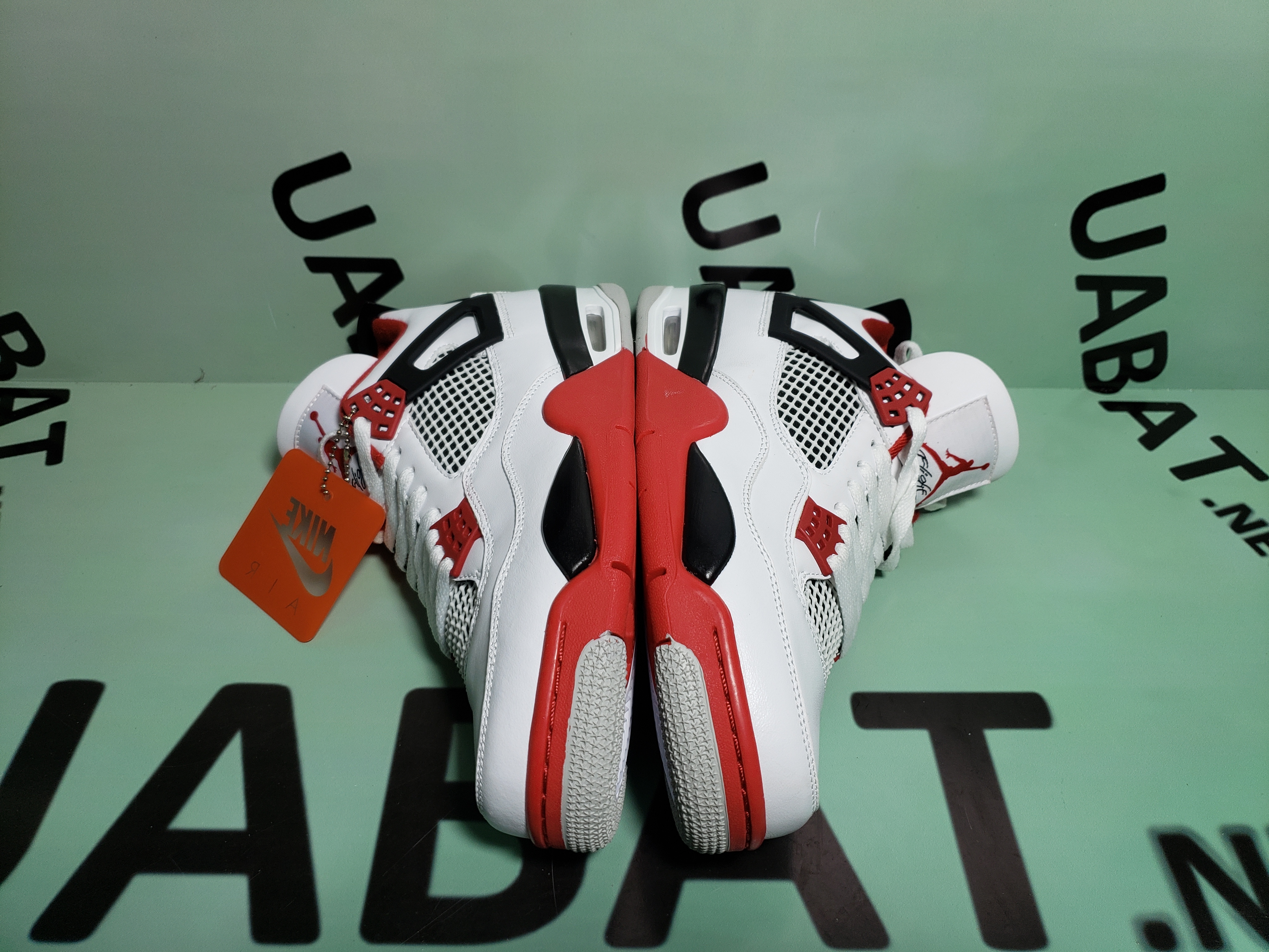 Uabat Jordan 4 Retro Fire Red (2020),308497-110