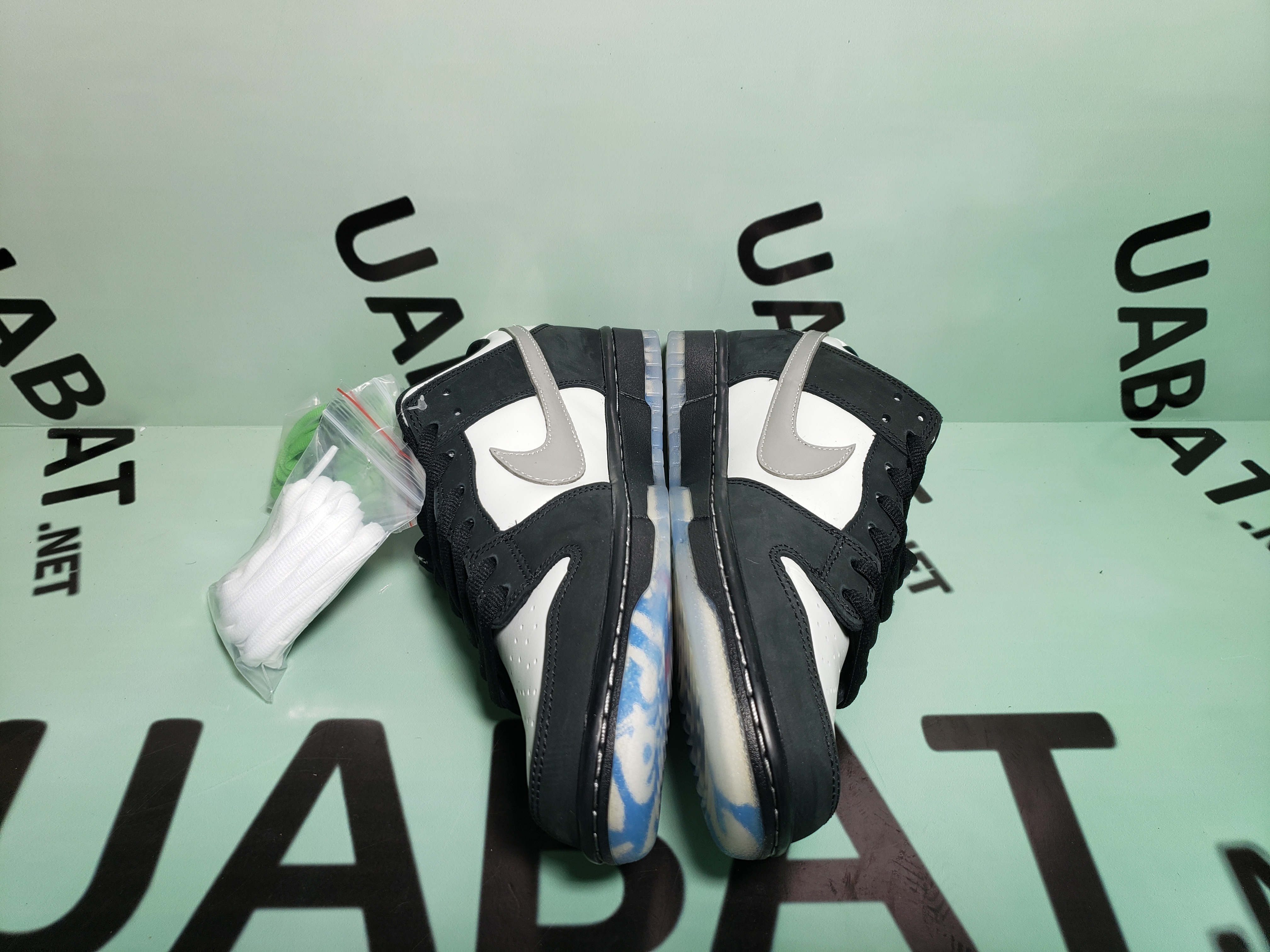 OG SB Dunk Low Staple Panda Pigeon ,BV1310-013