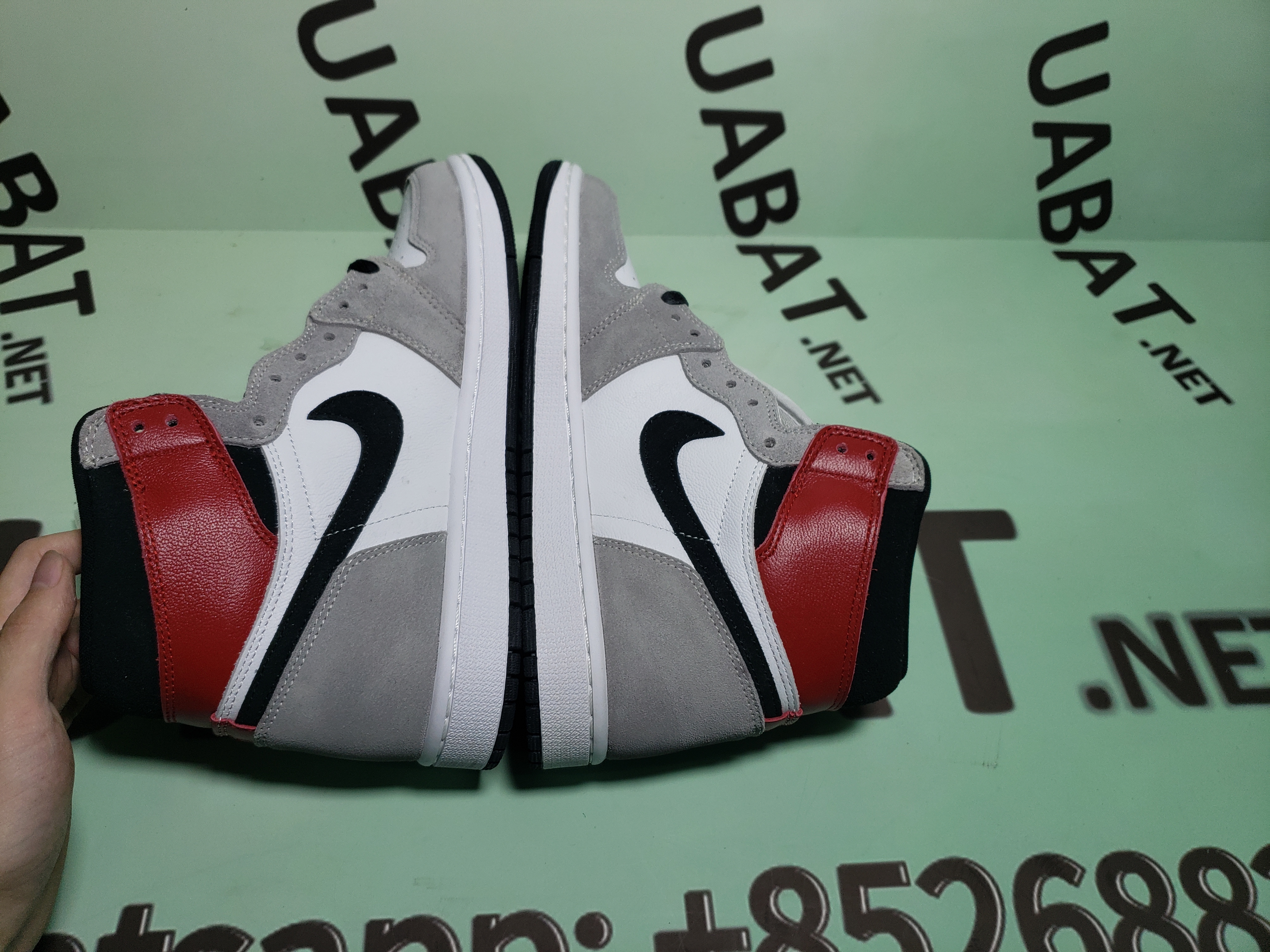 OG Jordan 1 Retro High Light Smoke Grey,555088-126