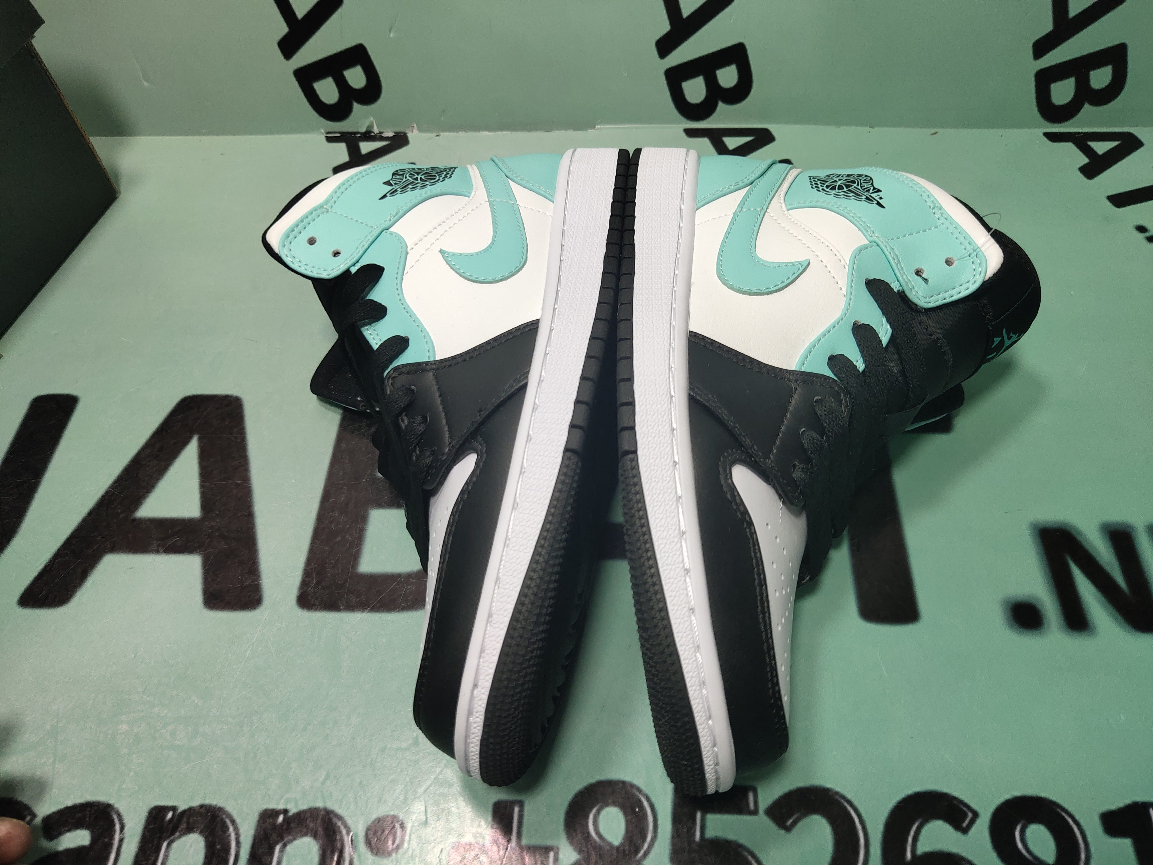OG Air Jordan 1 Mid Island Green,554724-132
