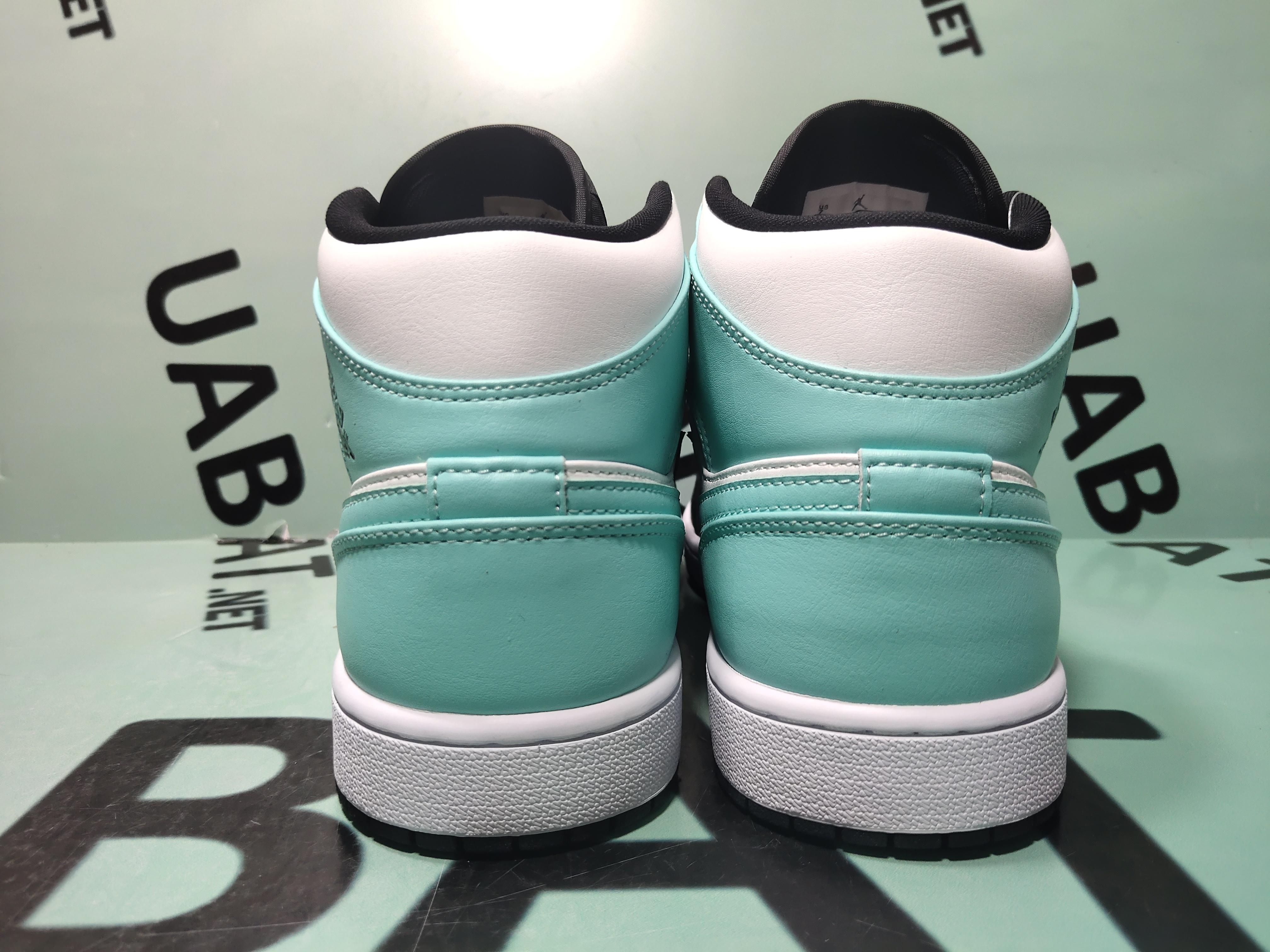 OG Air Jordan 1 Mid Island Green,554724-132