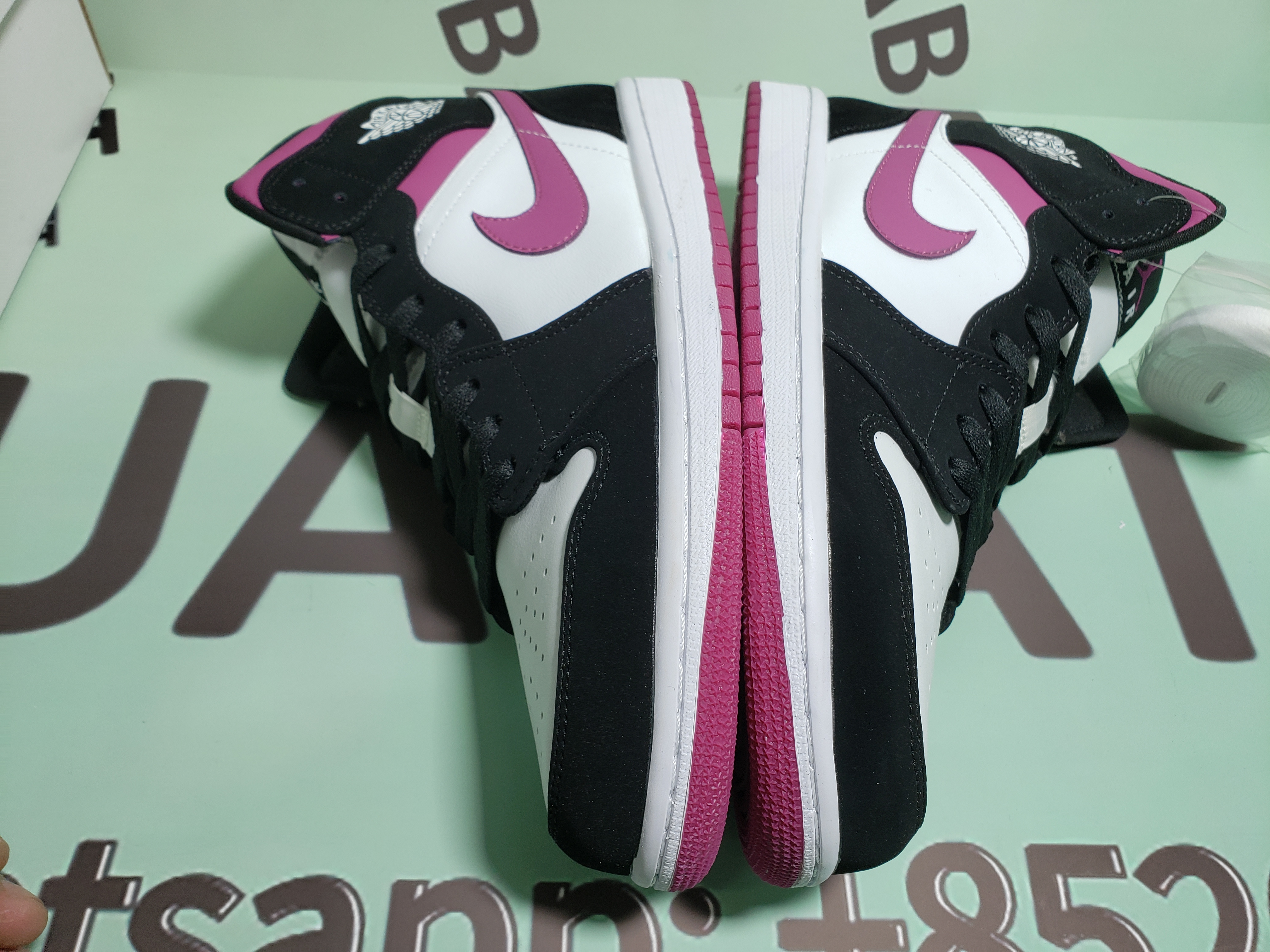OG AirJordan 1 Mid Magenta (W) , BQ6472-005