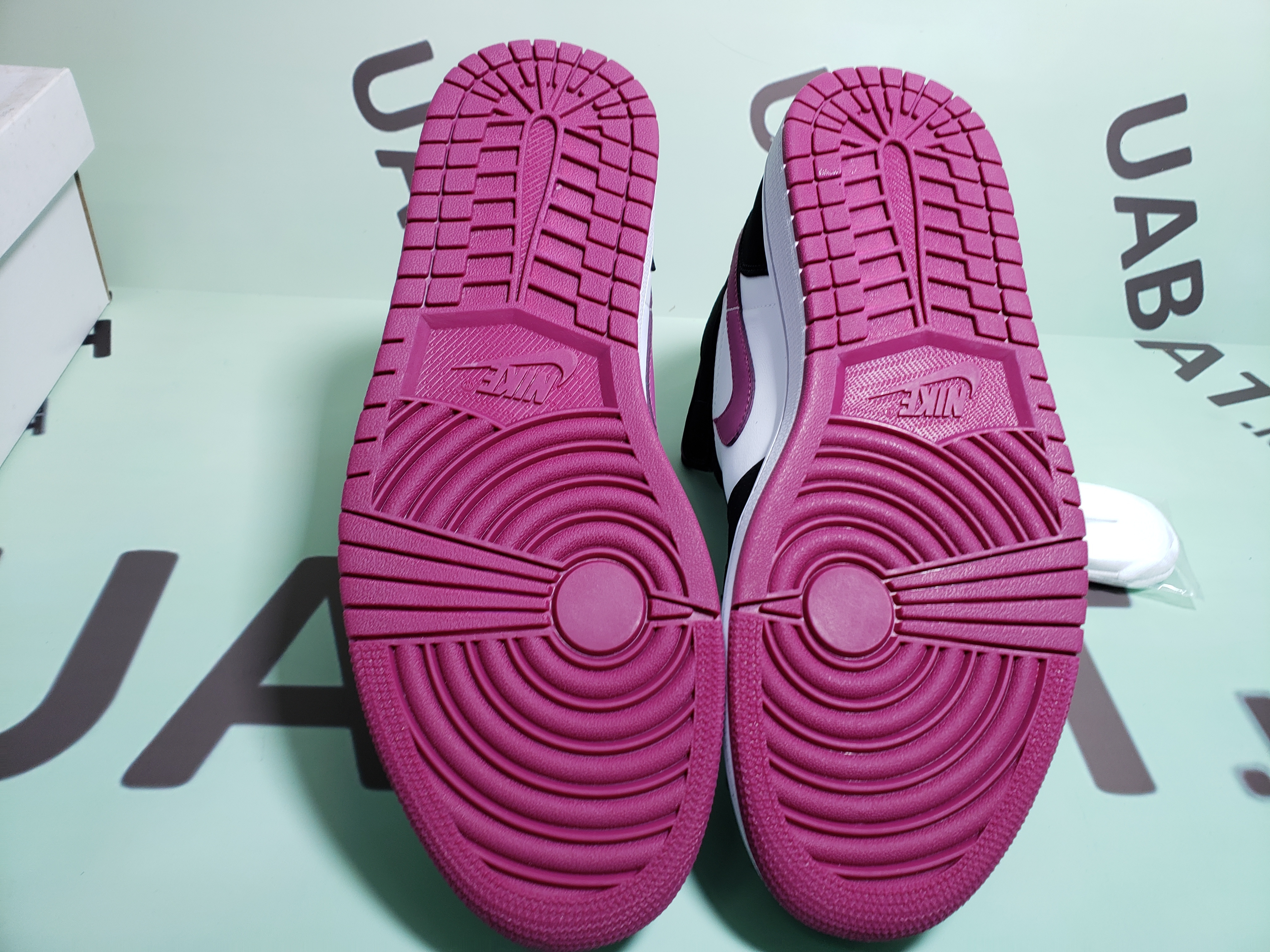 OG AirJordan 1 Mid Magenta (W) , BQ6472-005