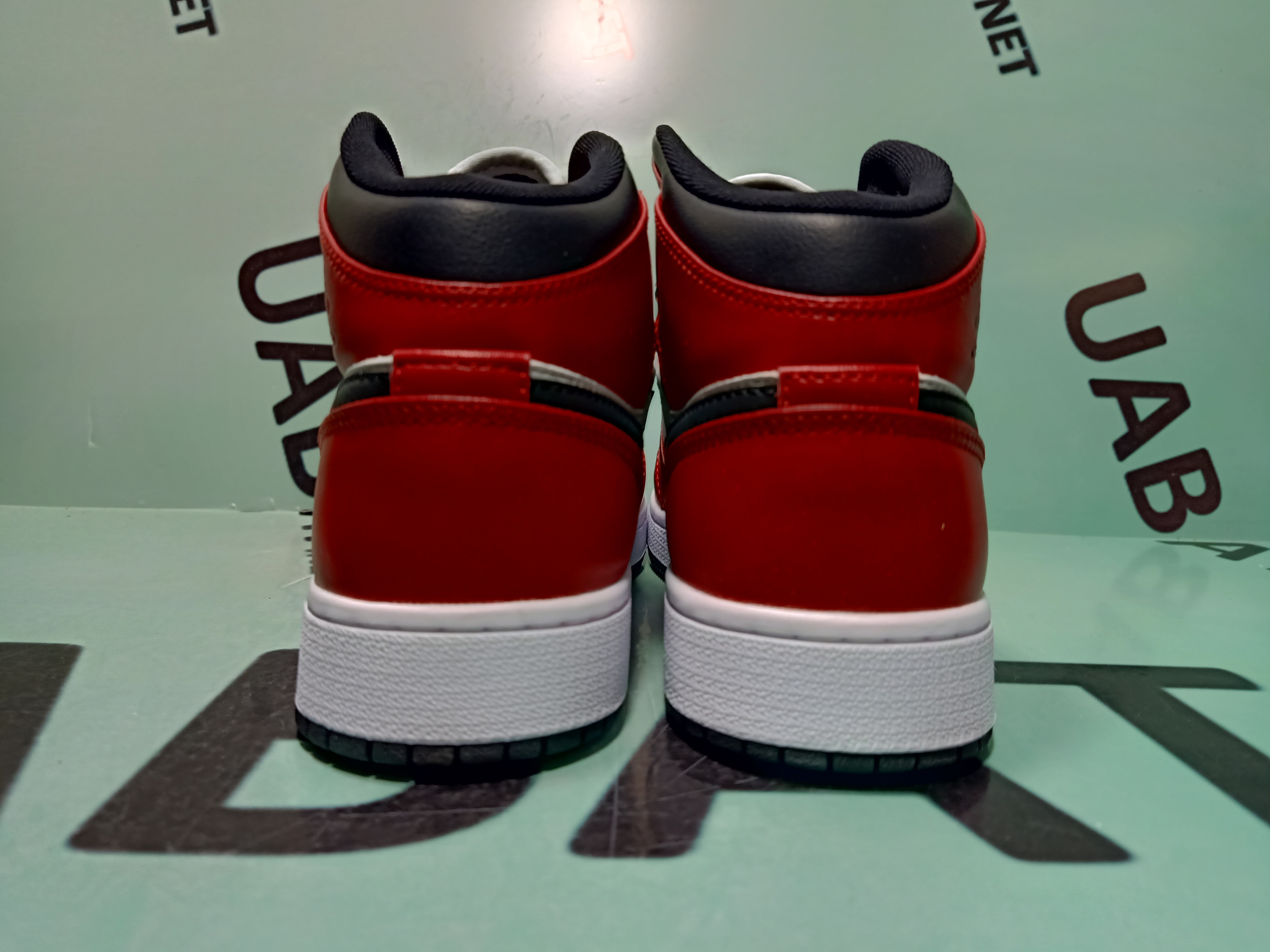 OG Air Jordan 1 Mid Gym Red, 554725-069