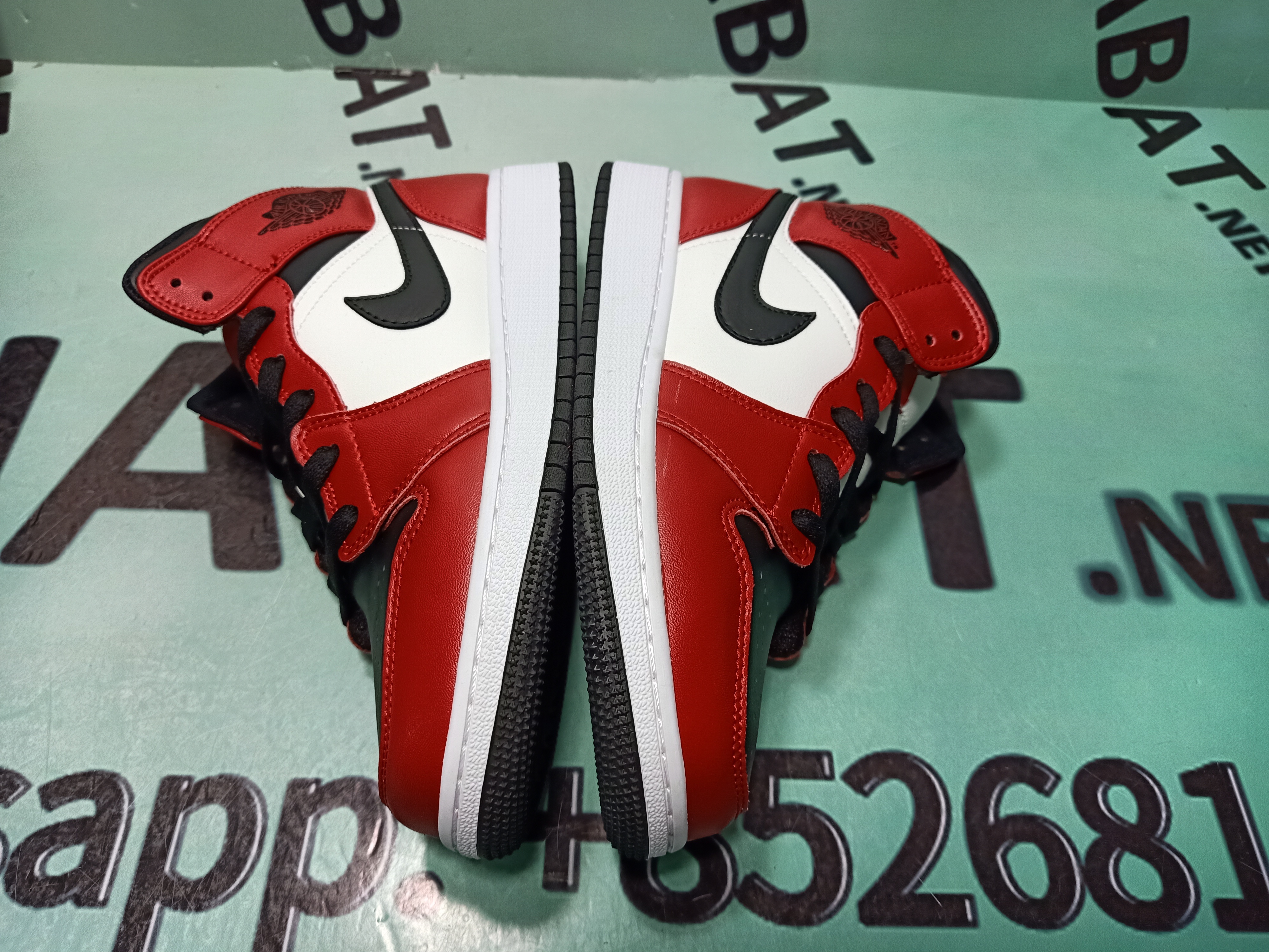 OG Air Jordan 1 Mid Gym Red, 554725-069