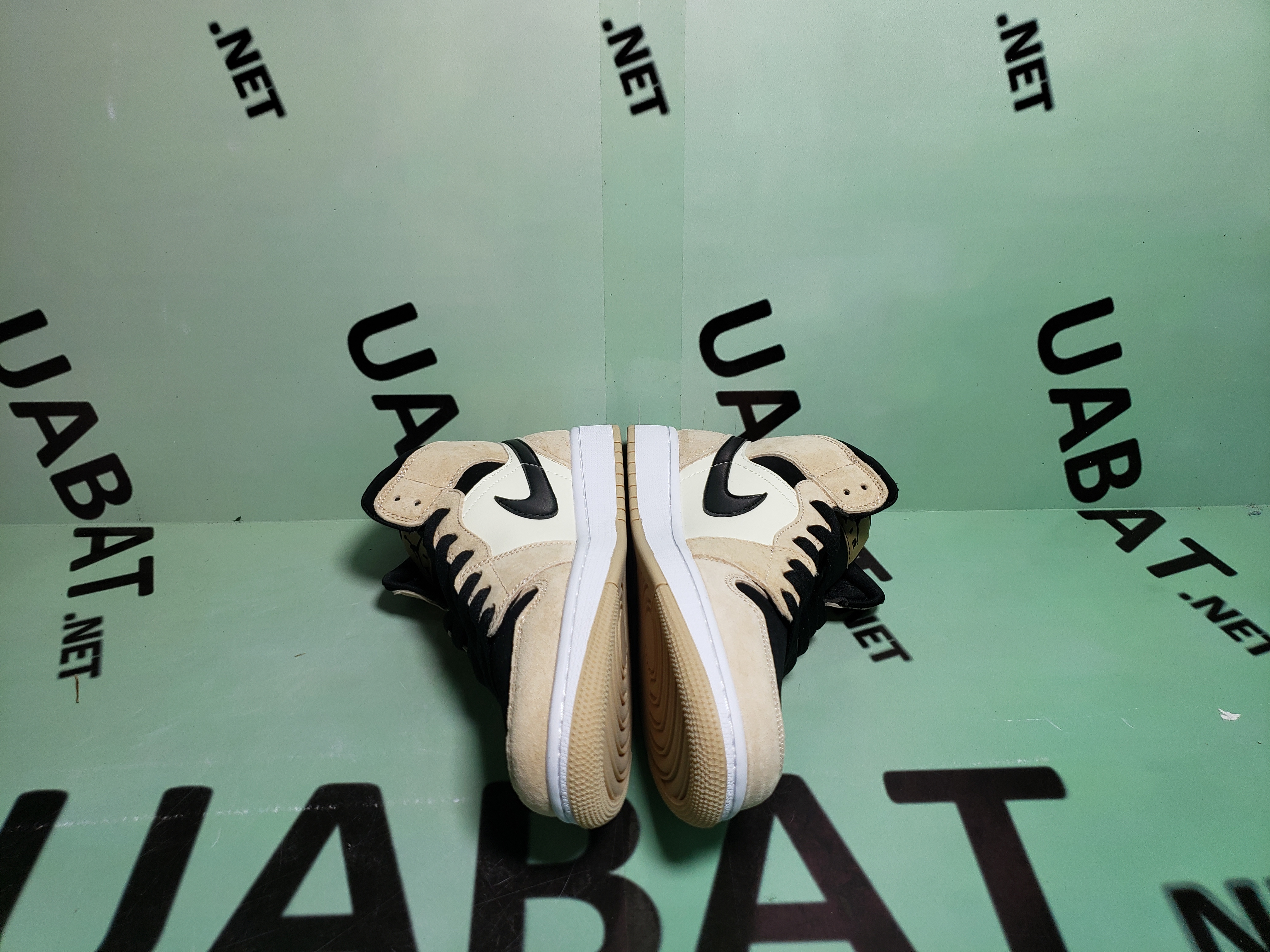 OG Air Jordan 1 Mid Barely Orange (W),  BQ6472-800