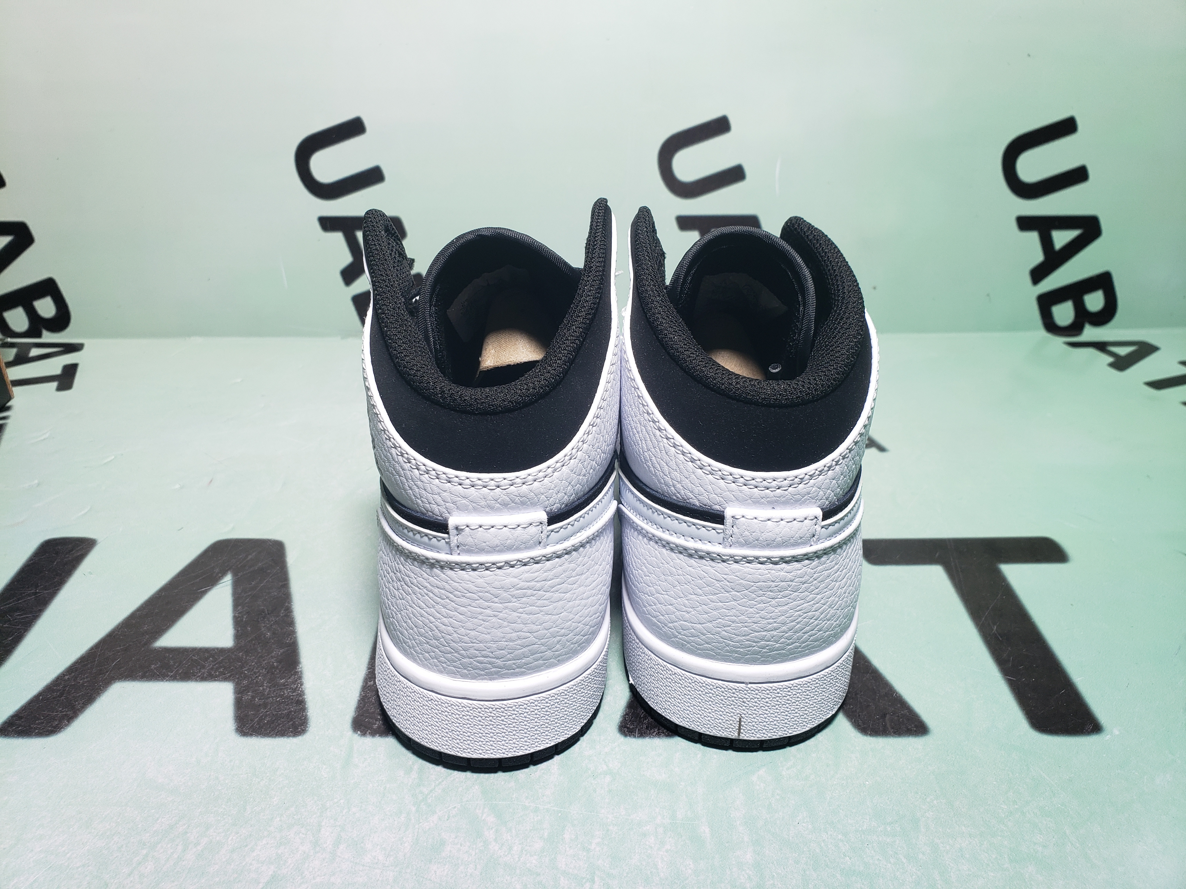 OG Air Jordan 1 Mid White Black,  554724-113