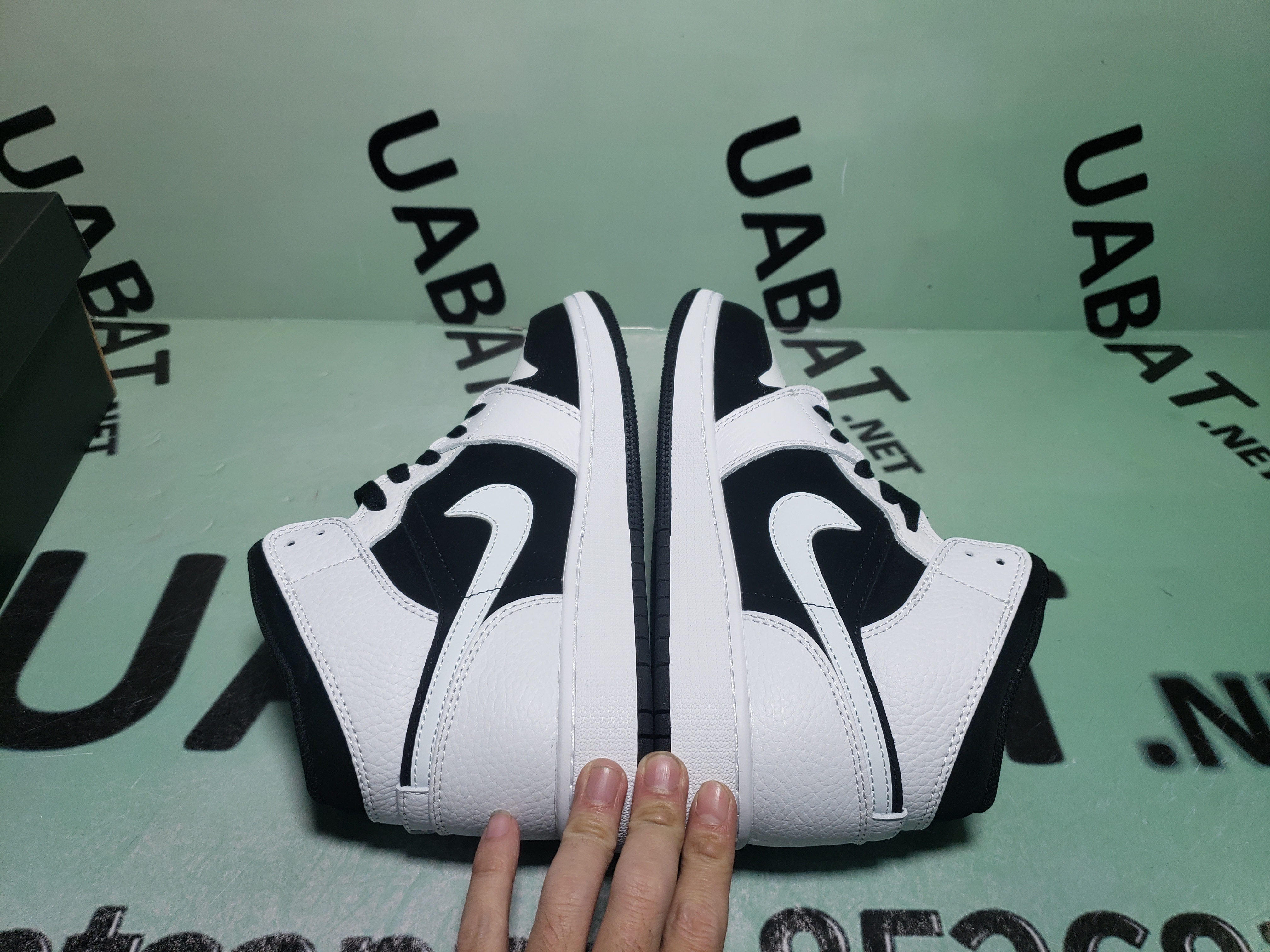 OG Air Jordan 1 Mid White Black,  554724-113