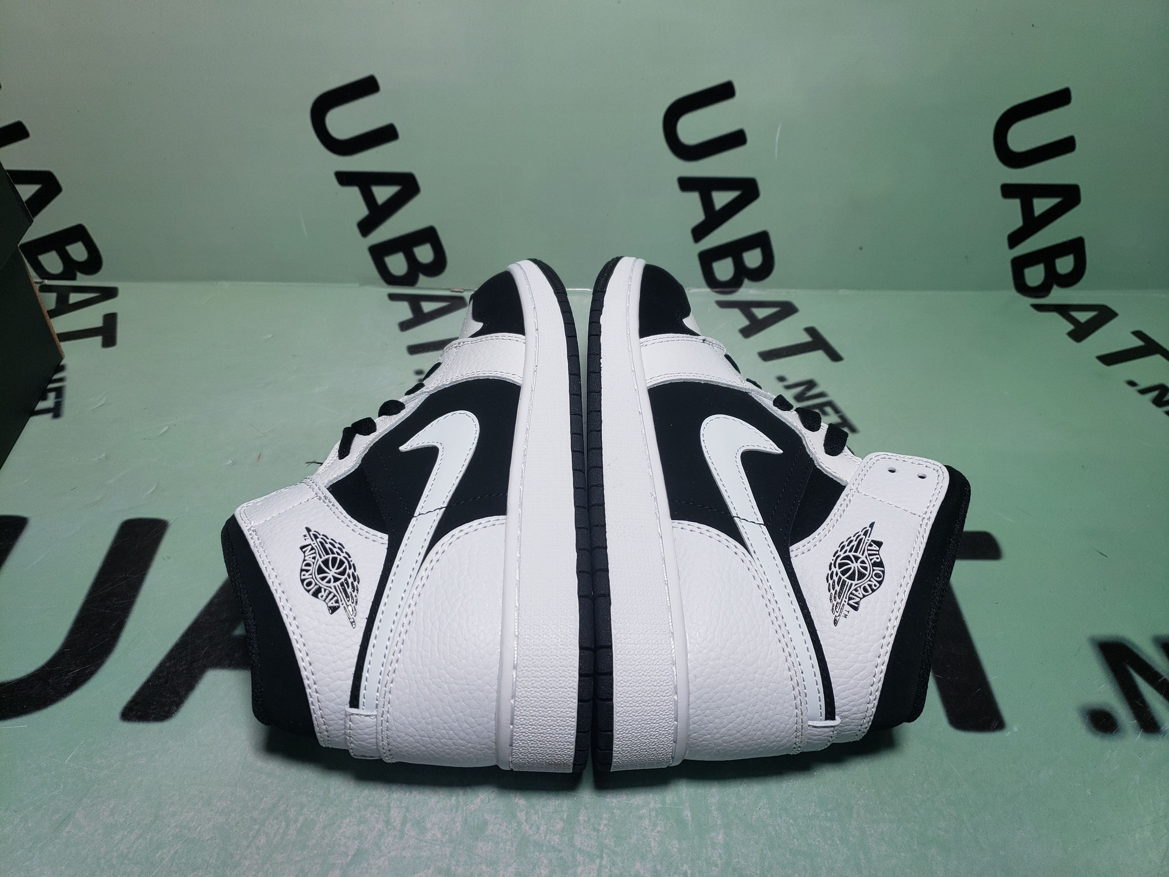 OG Air Jordan 1 Mid White Black,  554724-113