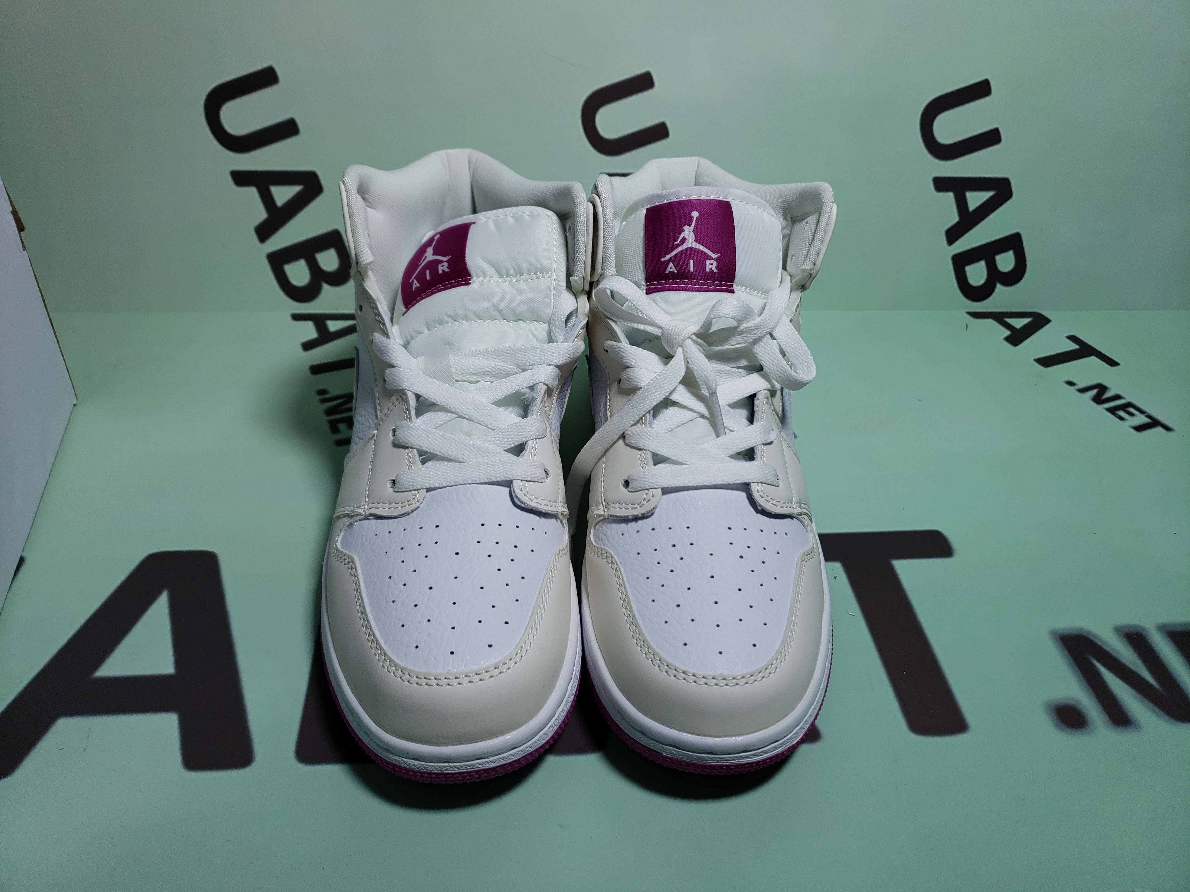OG Air Jordan 1 Mid SE White Fuchsia Blast,  555112-100