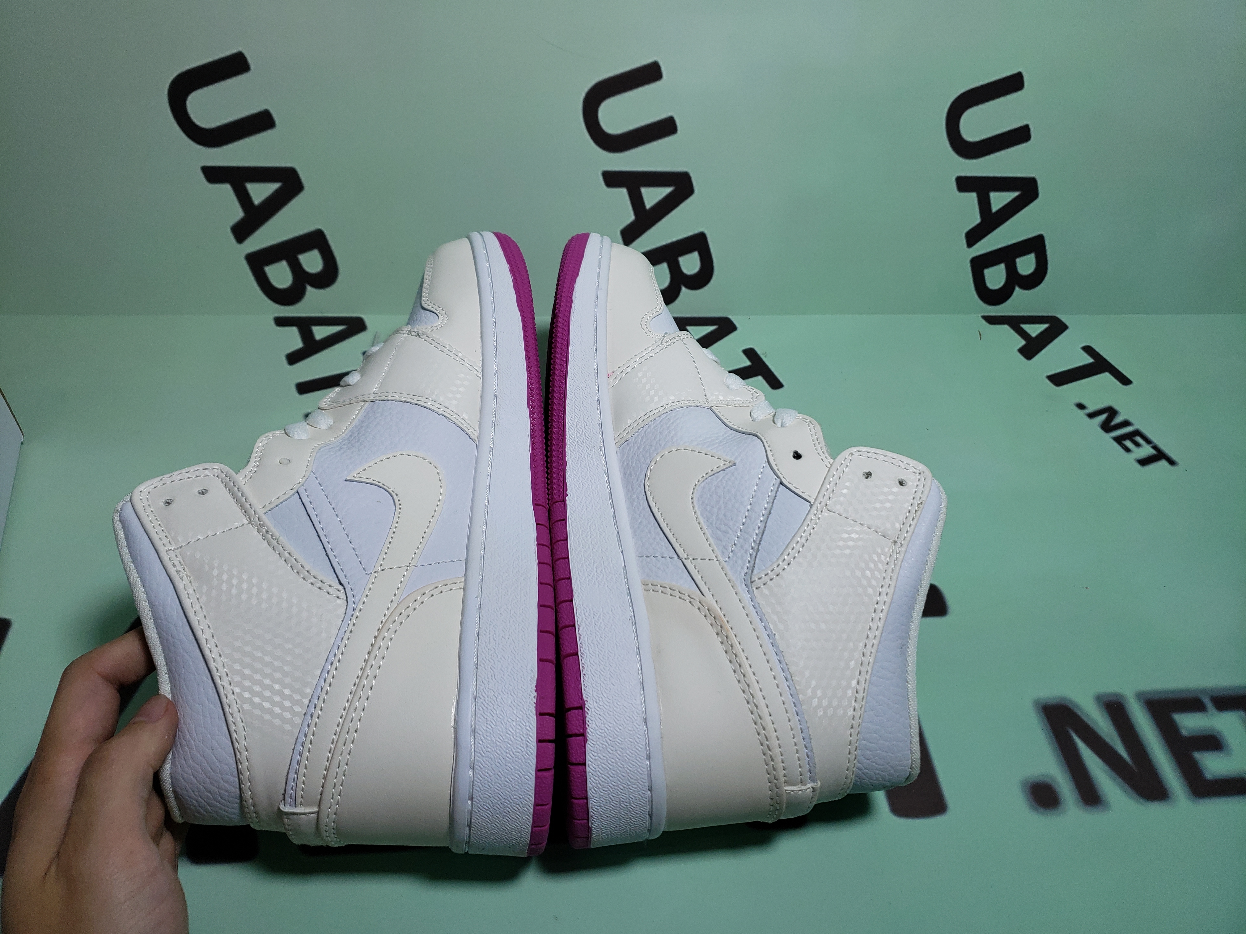 OG Air Jordan 1 Mid SE White Fuchsia Blast,  555112-100