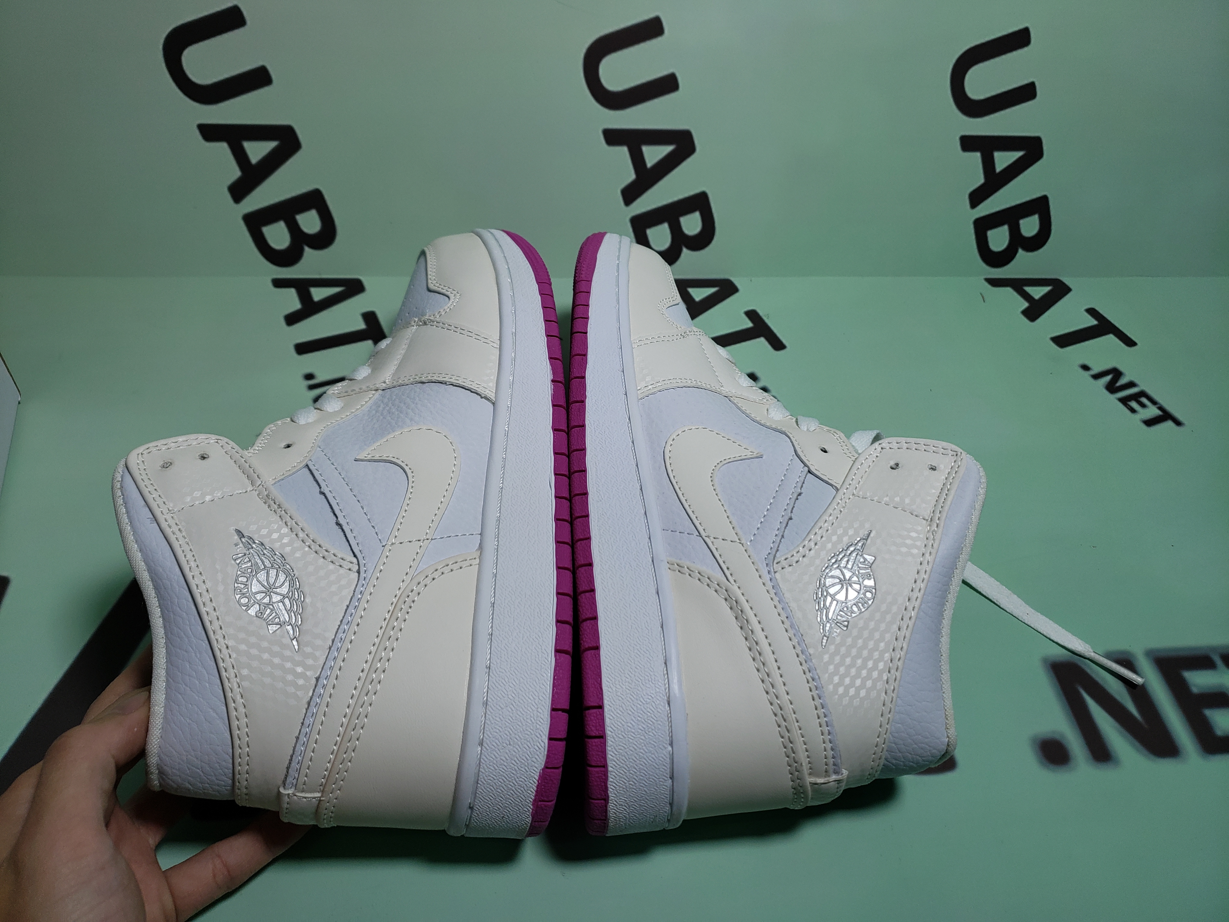 OG Air Jordan 1 Mid SE White Fuchsia Blast,  555112-100