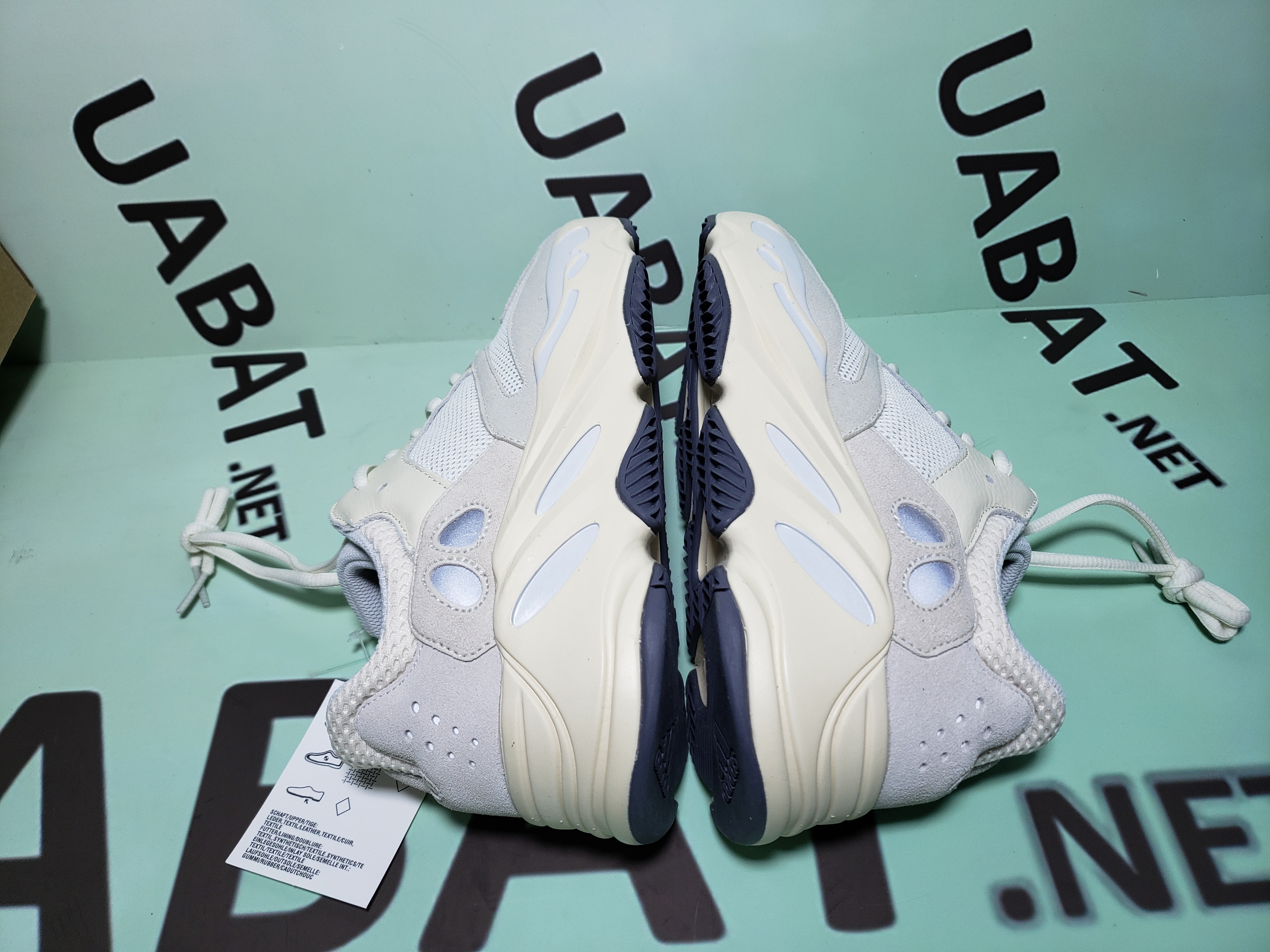 OG Yeezy Boost 700 Analog,EG7596