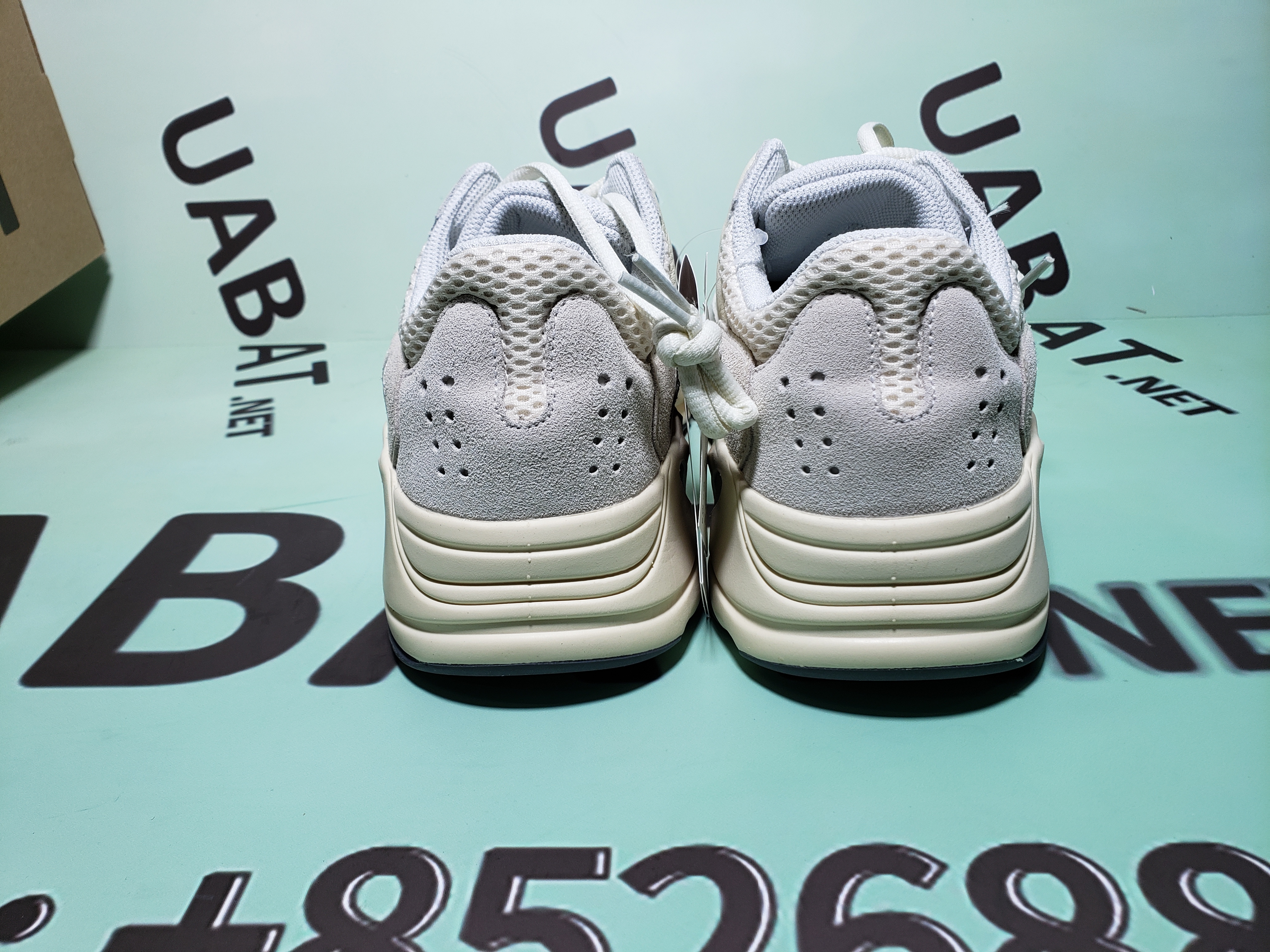 OG Yeezy Boost 700 Analog,EG7596