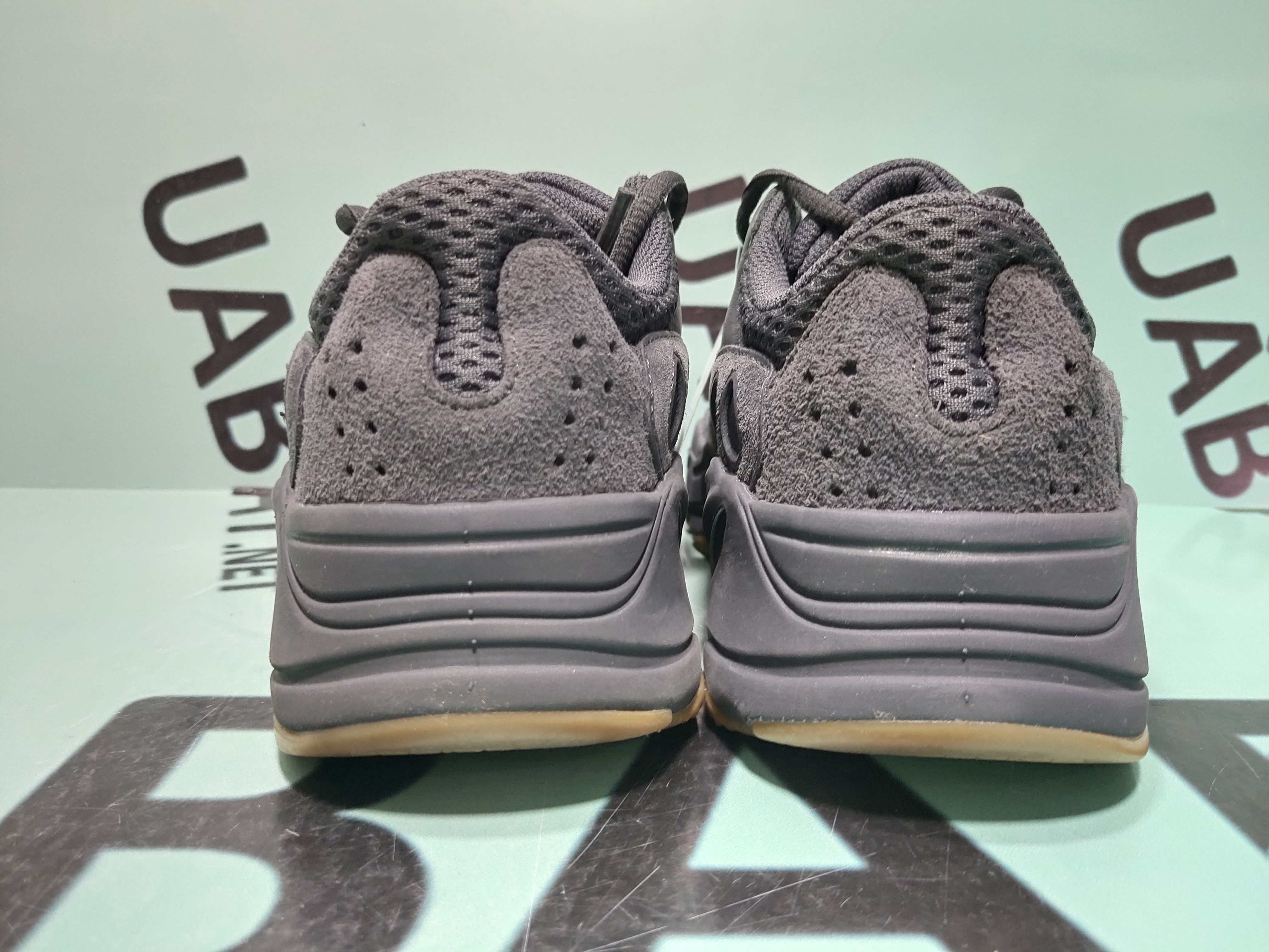 OG Yeezy Boost 700 Utility Black,FV5304